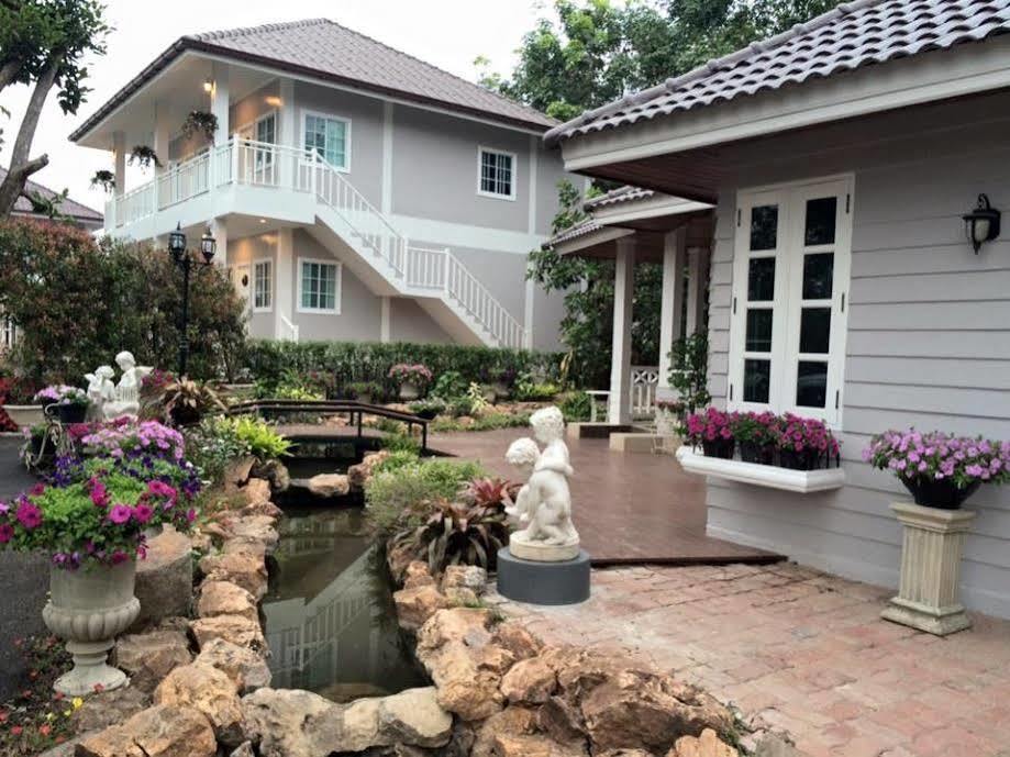 La Place Bed & Breakfast 3*