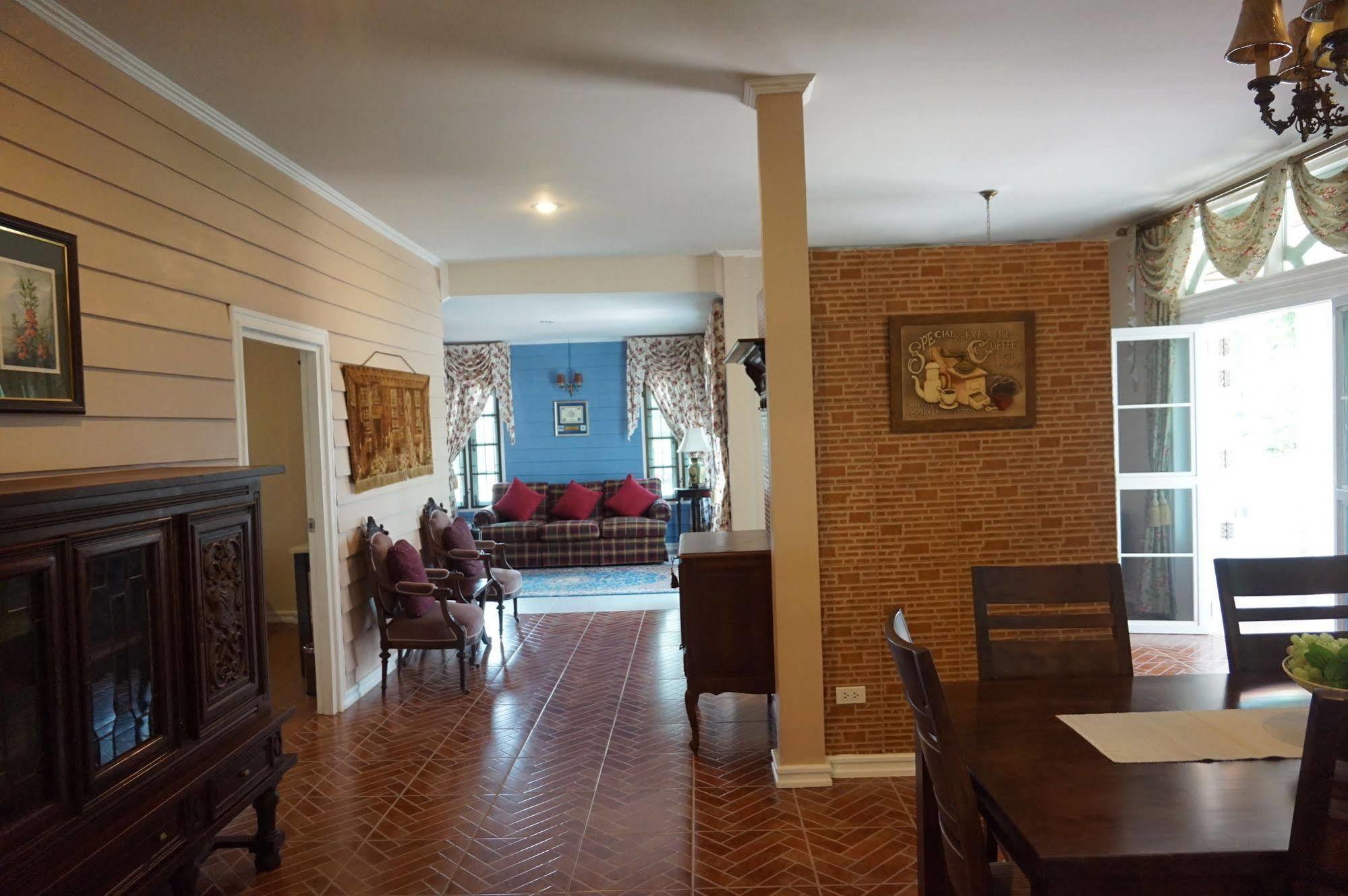 Bed & Breakfast La Place Loei
