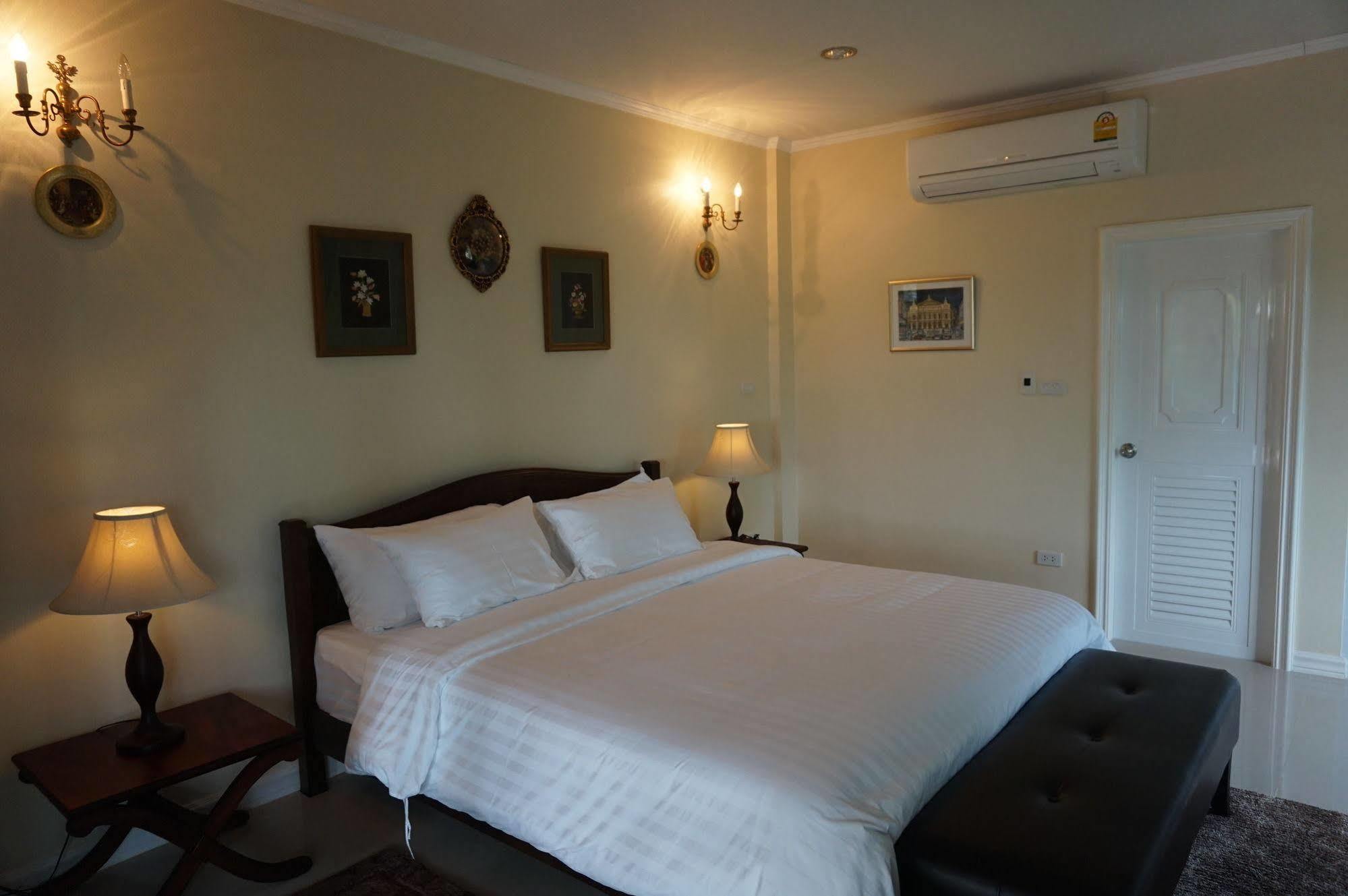 La Place Bed & Breakfast 3*