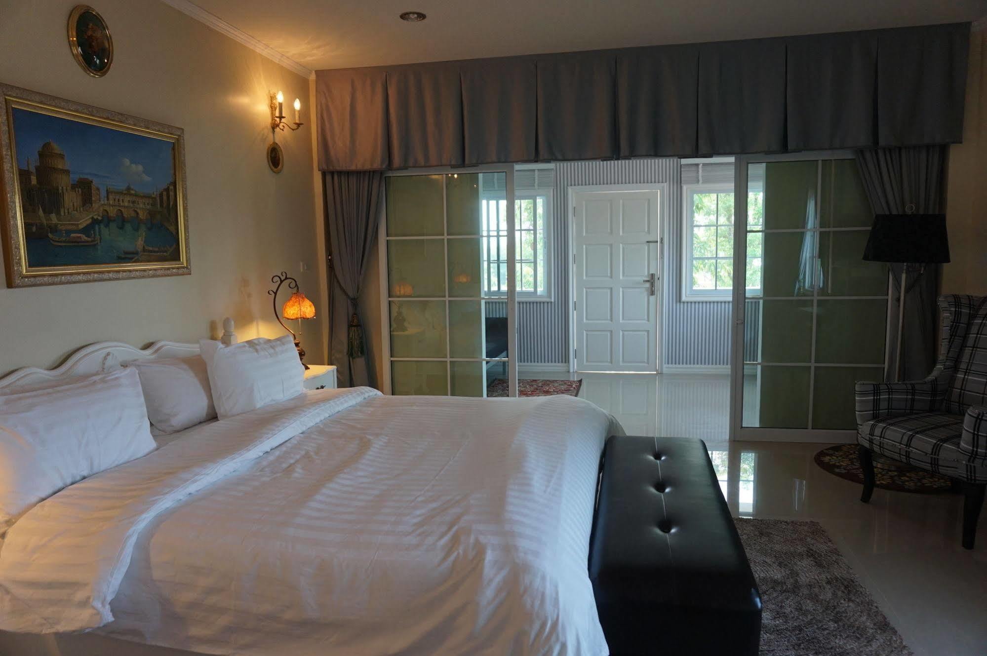 La Place Bed & Breakfast Loei