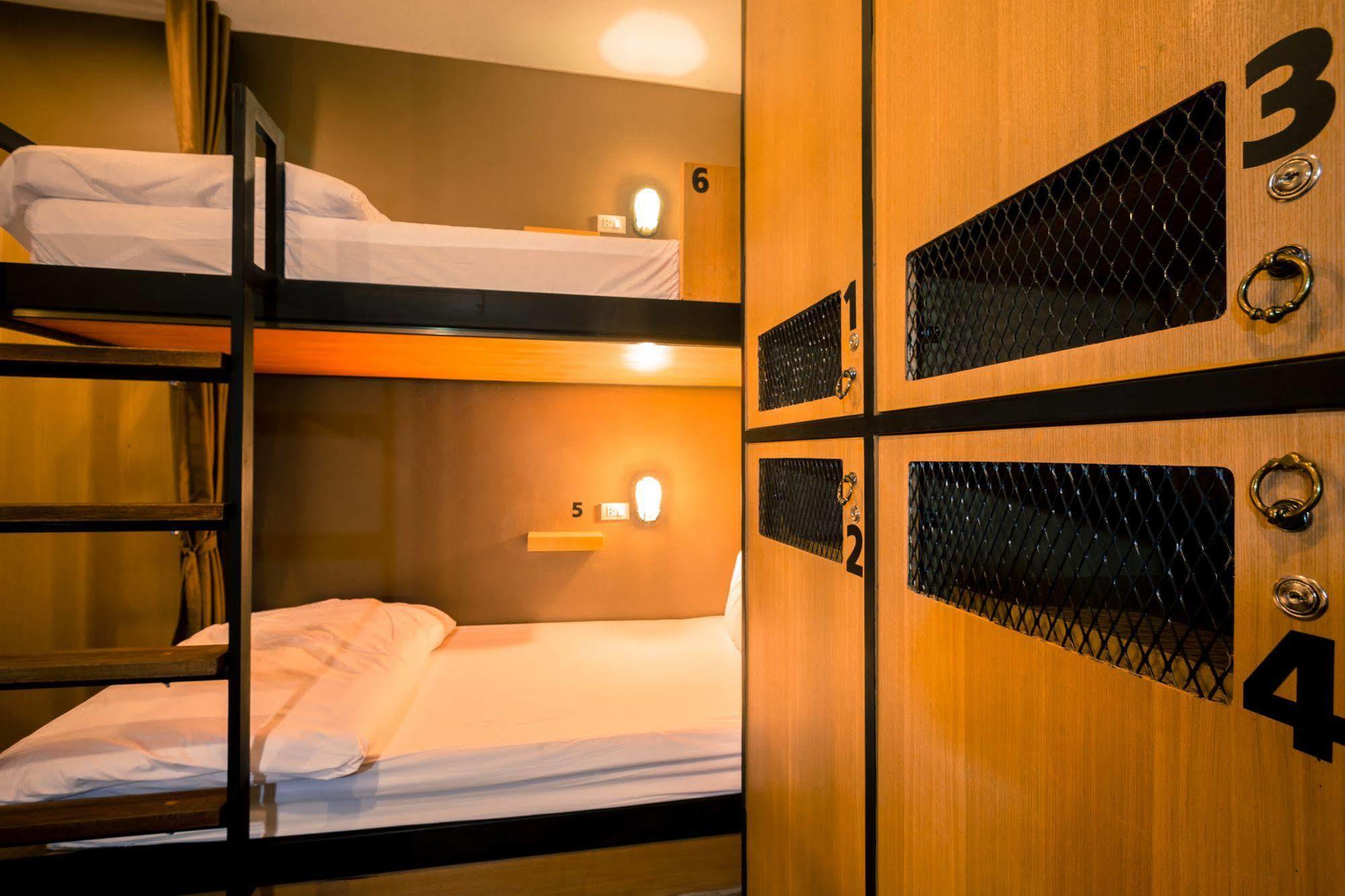 Hostel Srisuksant Square
