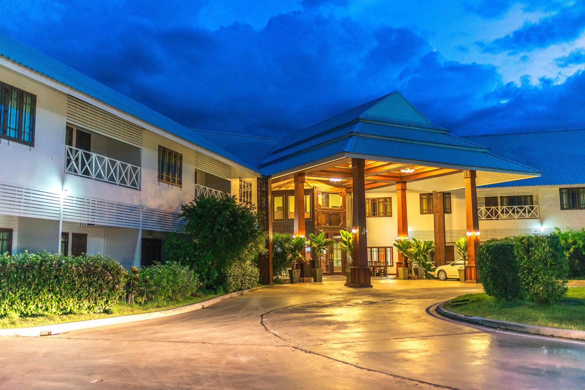 Hotel Nongkhai White