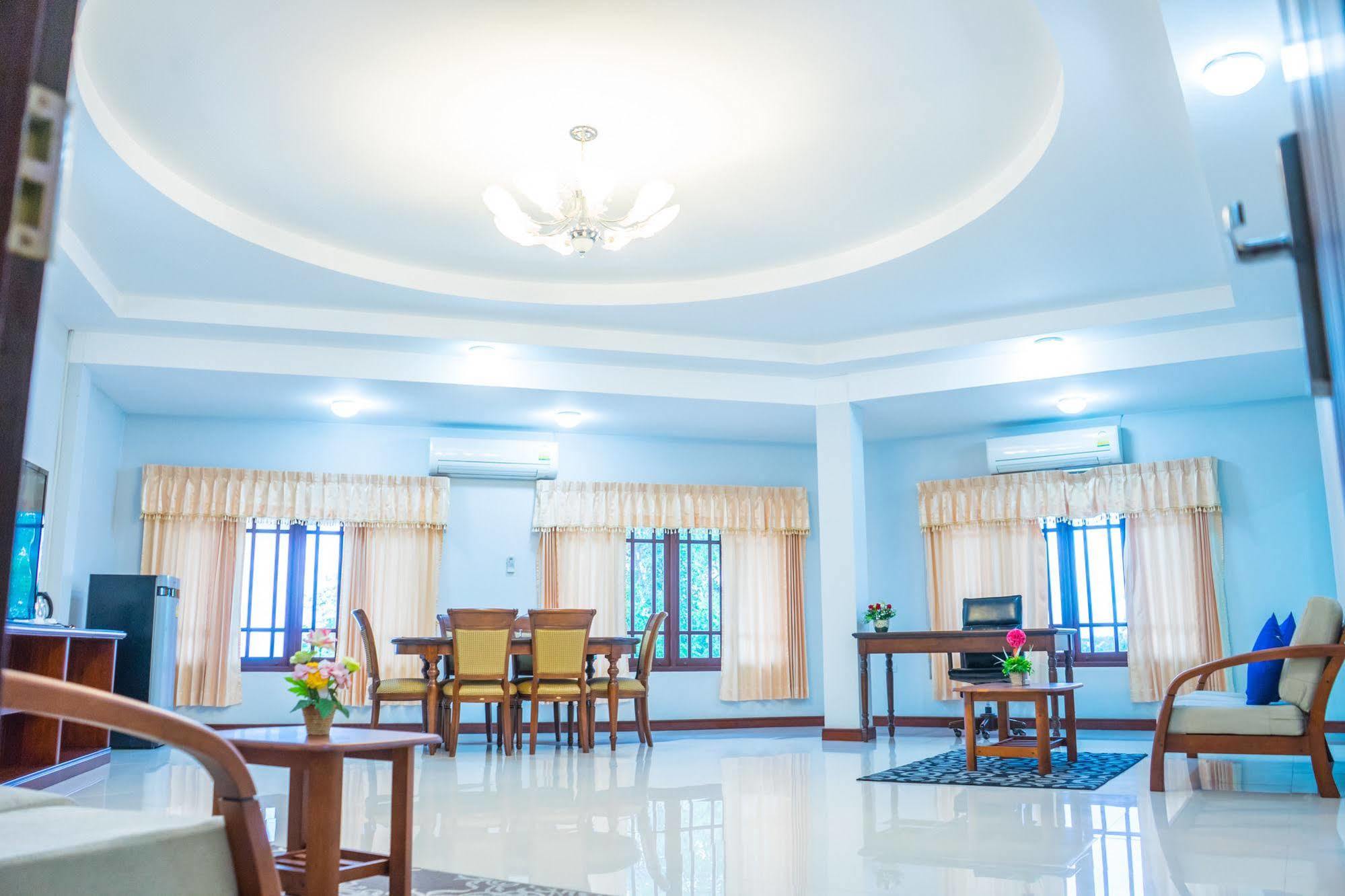Hotel Nongkhai White