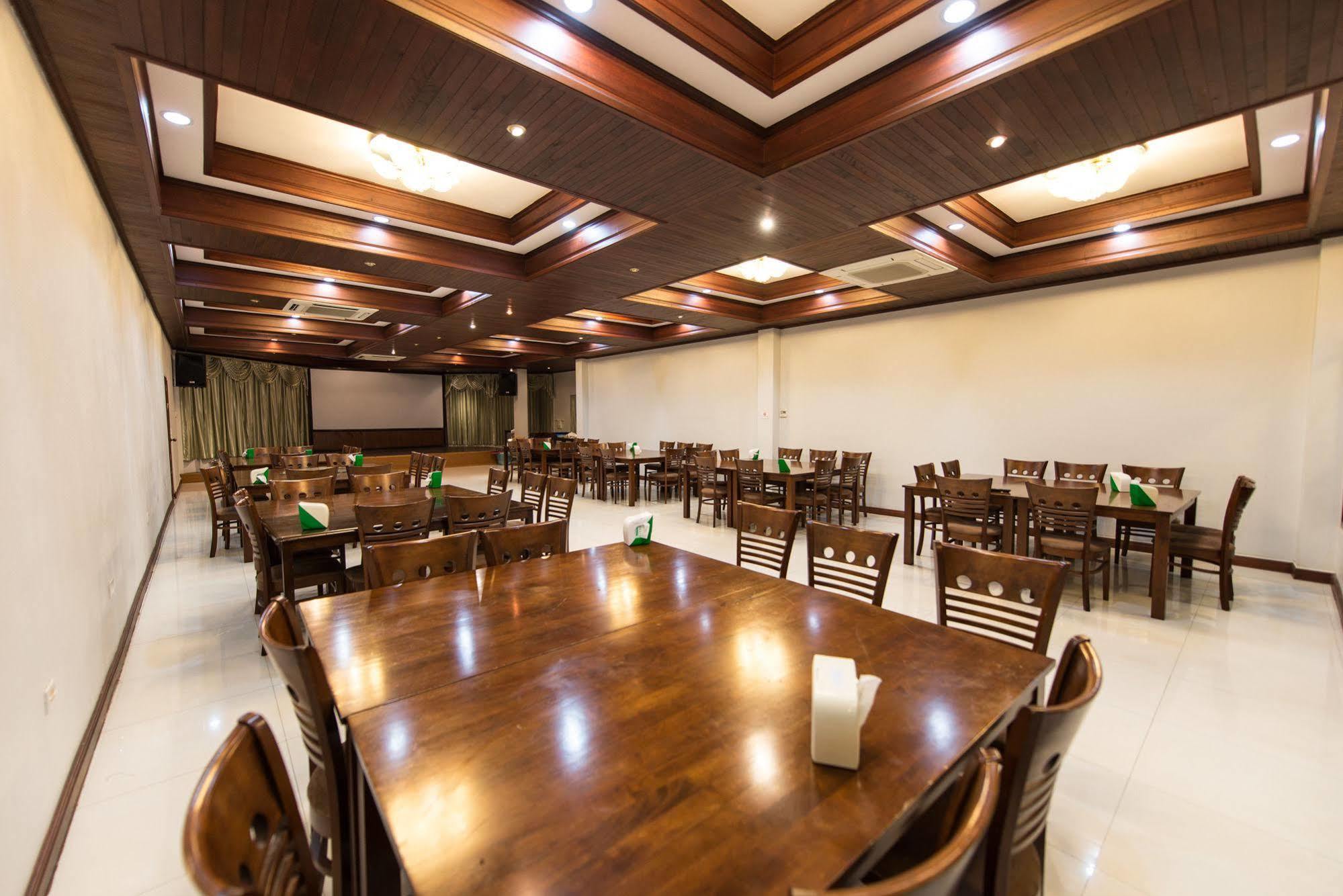 Nongkhai White Hotel 3*