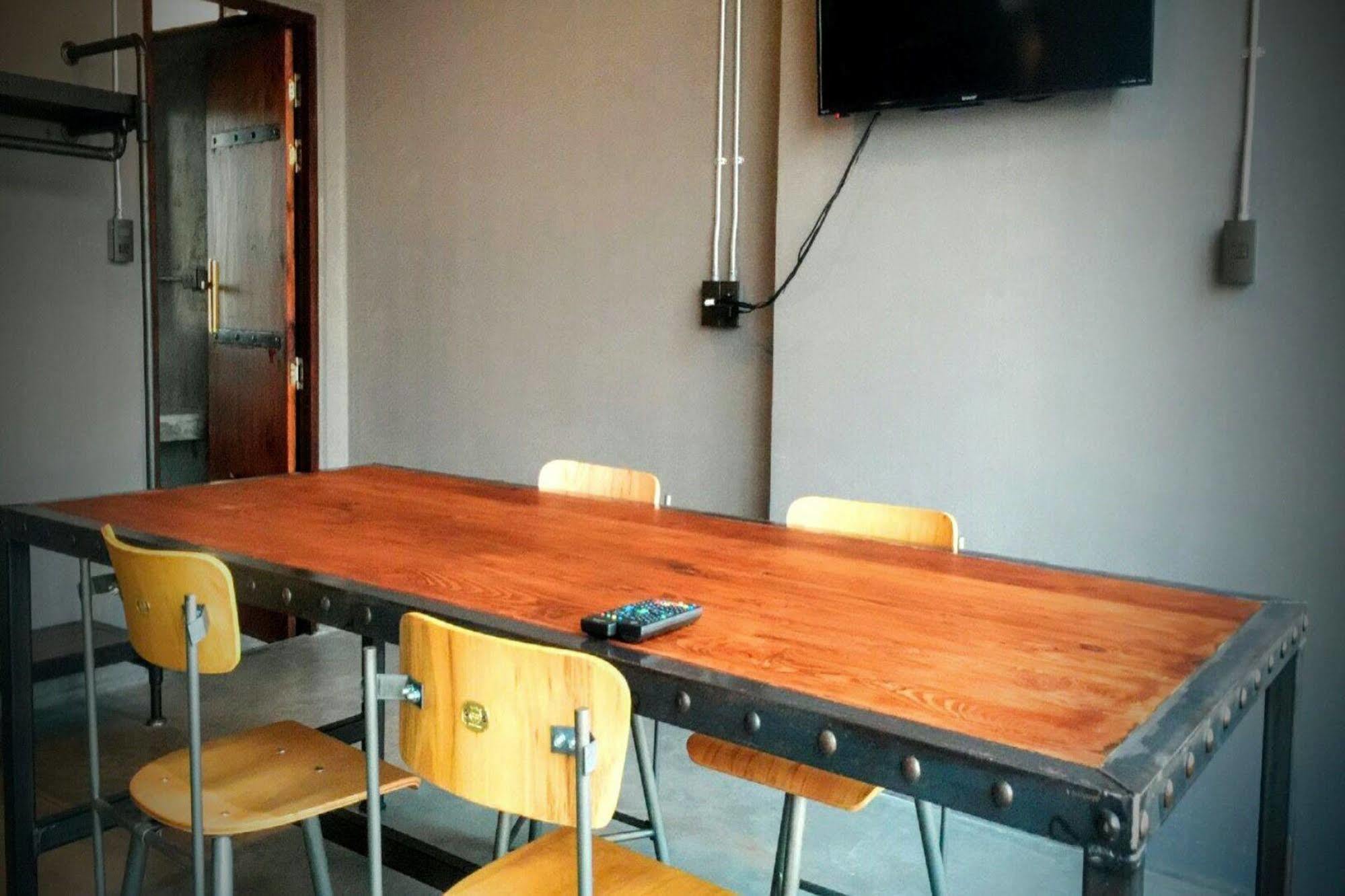 Rider Bedroom & Cafe * Pran Buri