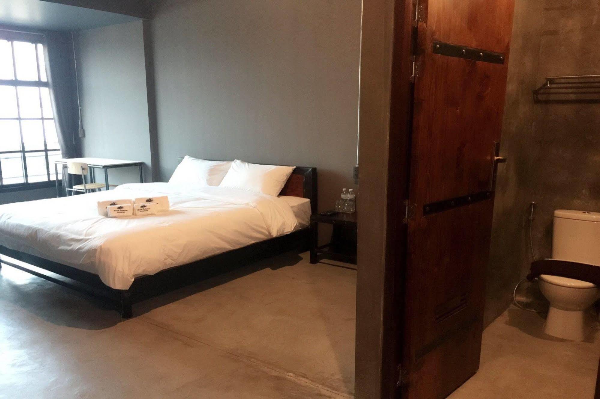 Rider Bedroom & Cafe Hostel