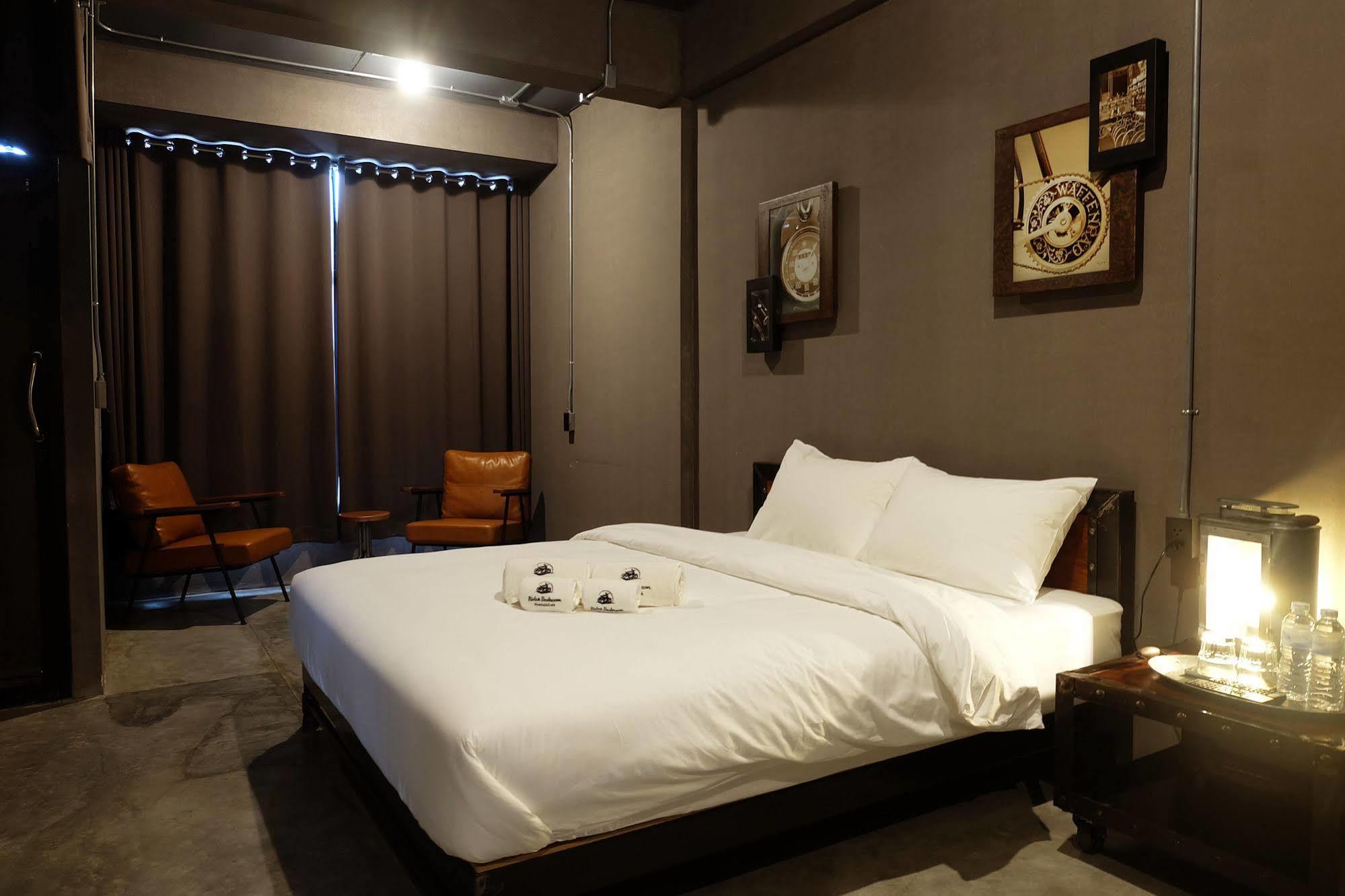 Rider Bedroom & Cafe Hostel