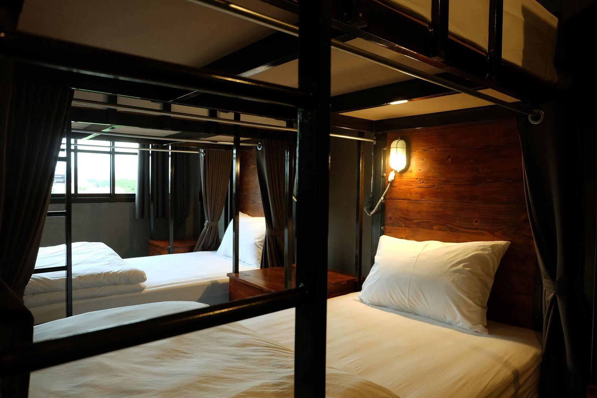 Rider Bedroom & Cafe Hostel *