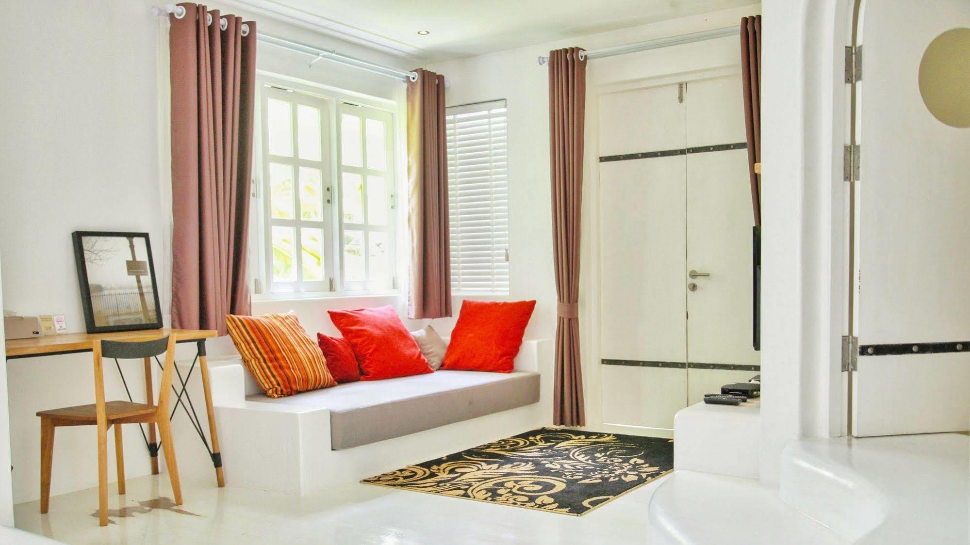 Monkey House Hotel 3*