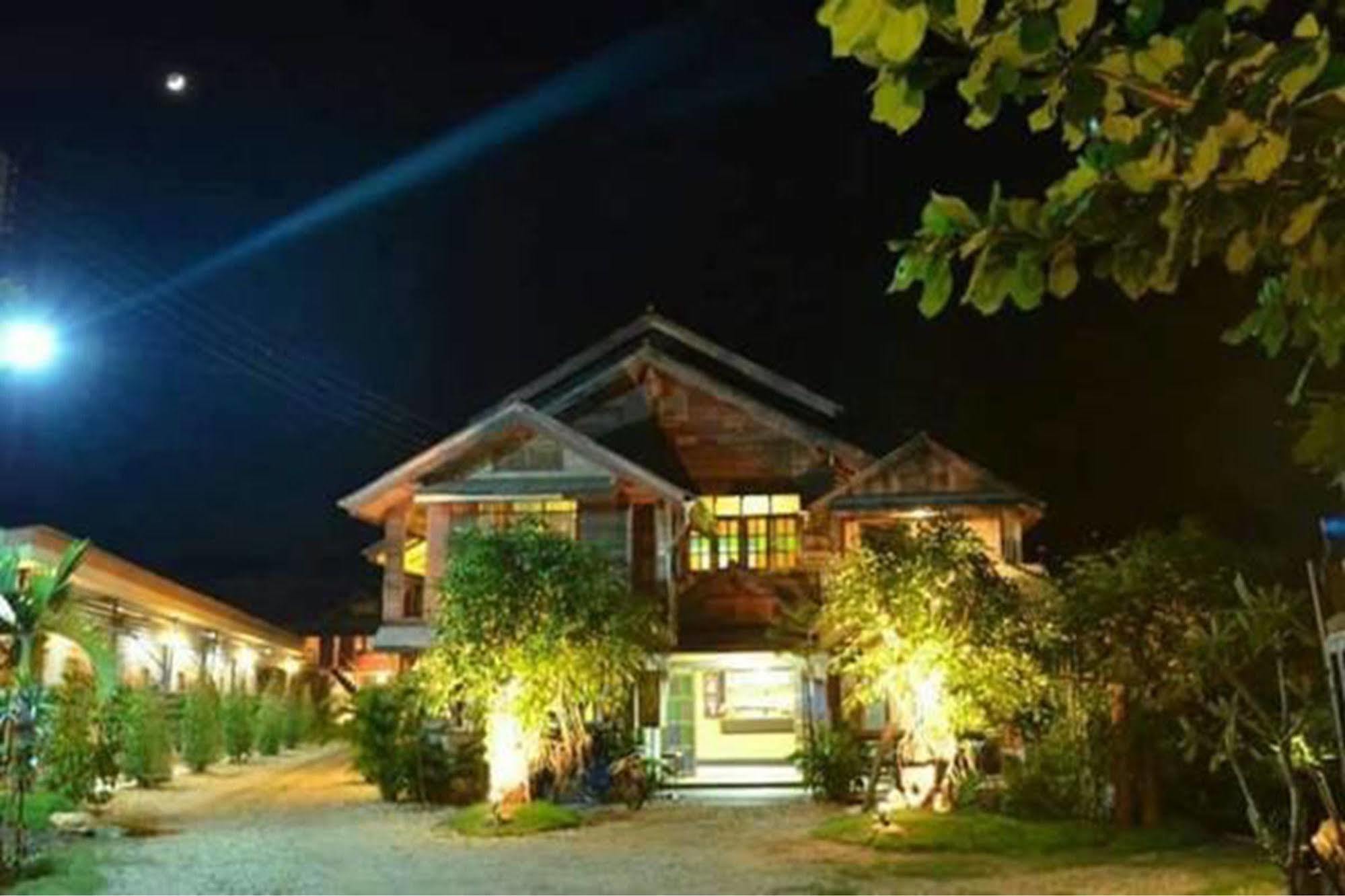 Huen Tawan Resort *