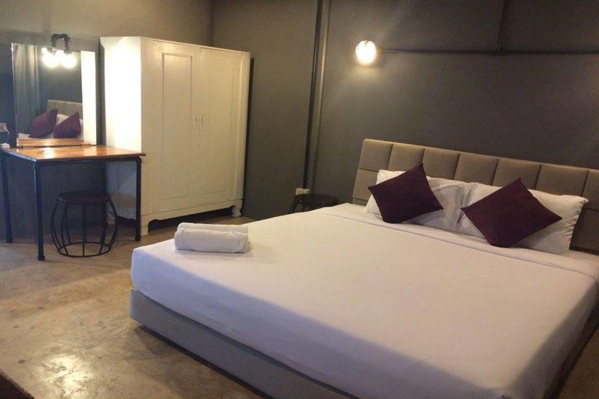 Prompiram Suannam & Golf Club 4*