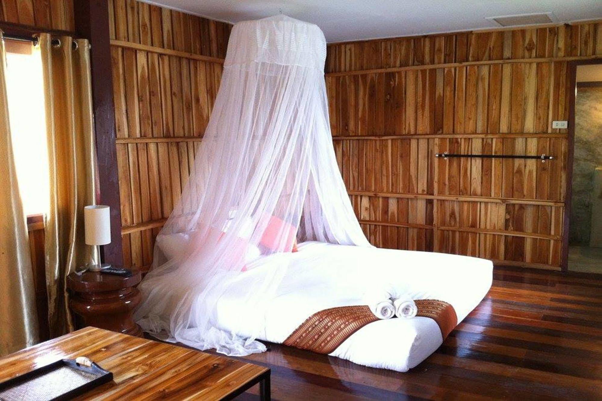 Prompiram Suannam & Golf Club 4*