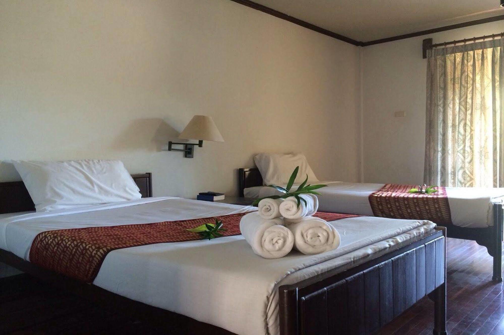 Hotel Prompiram Suannam & Golf Club
