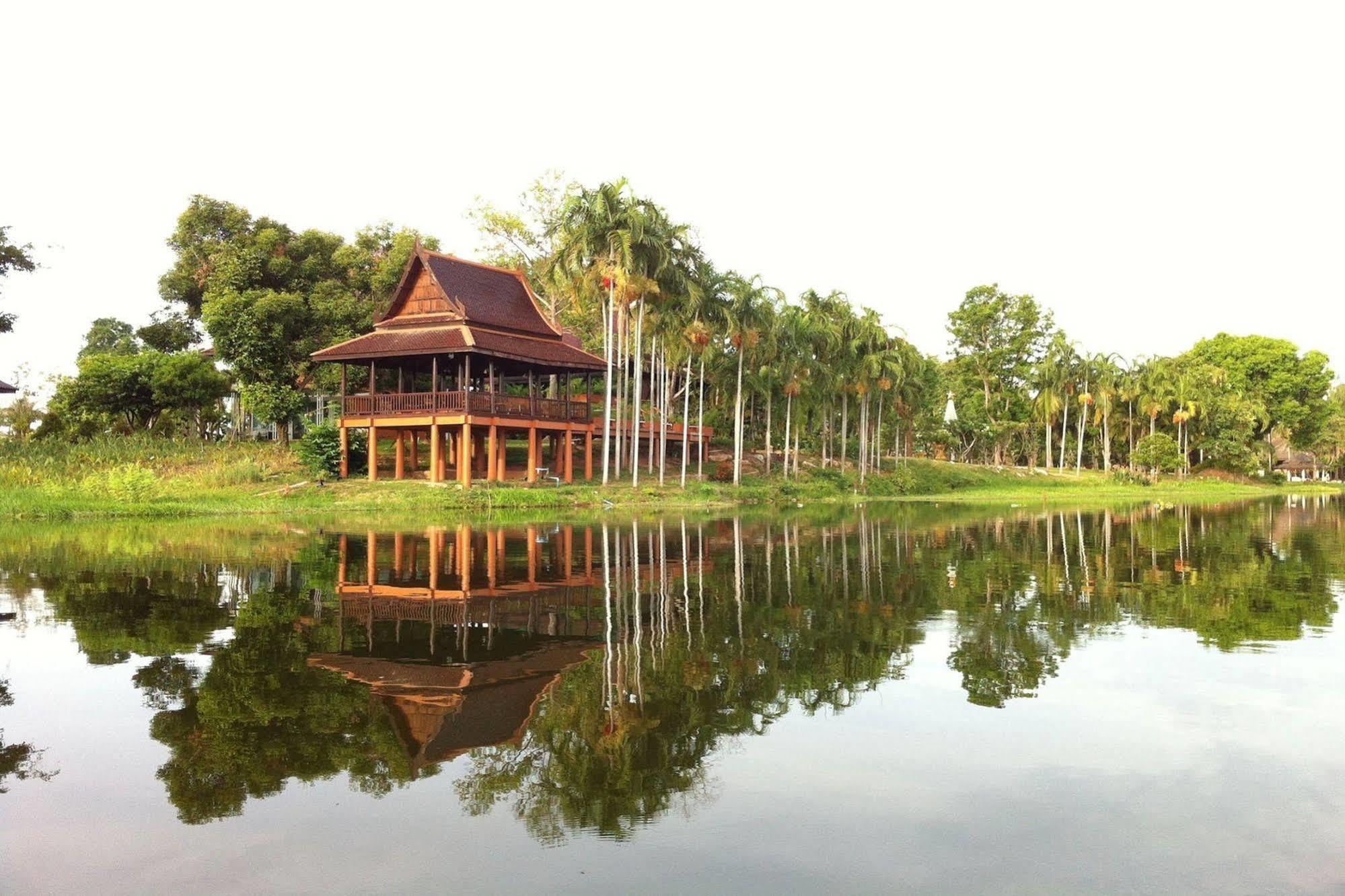 Prompiram Suannam & Golf Club 4* Phitsanulok
