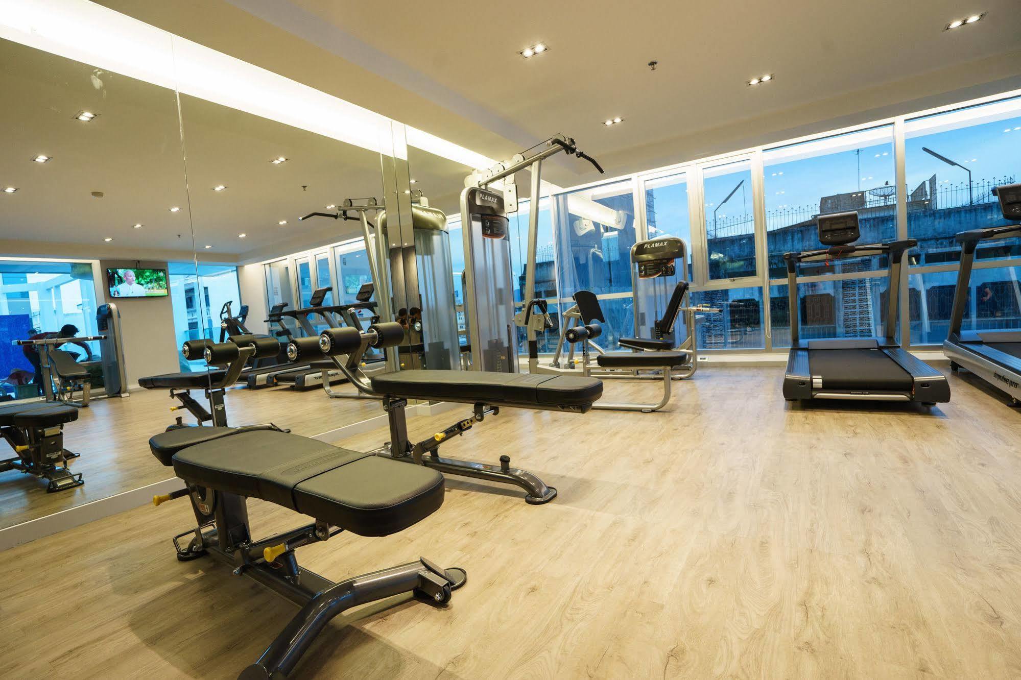 Hotel New Season Square 4*