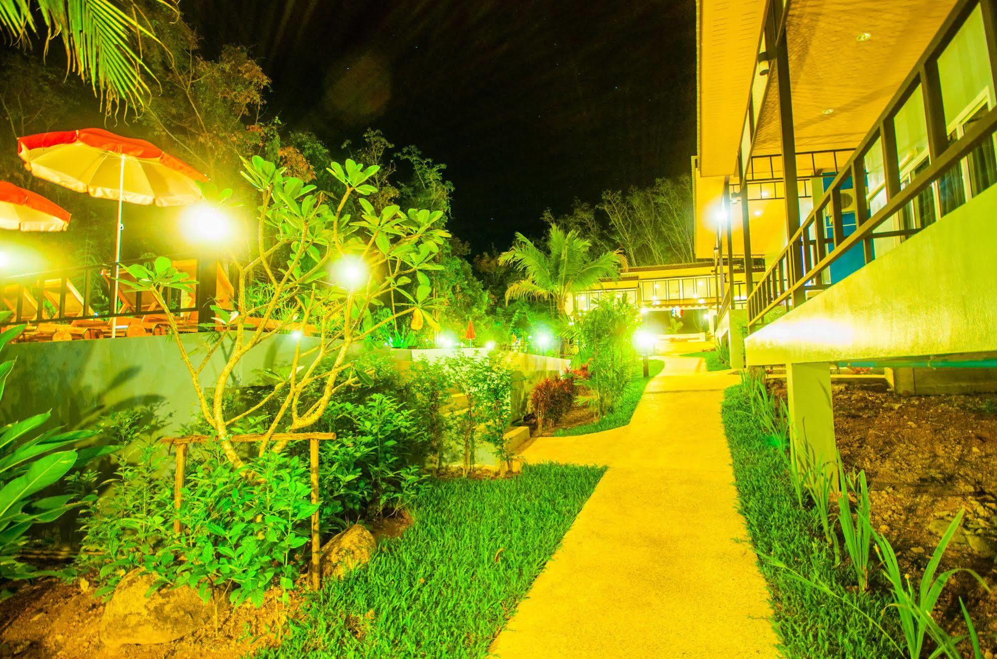 Chomphu Resort Khao Lak