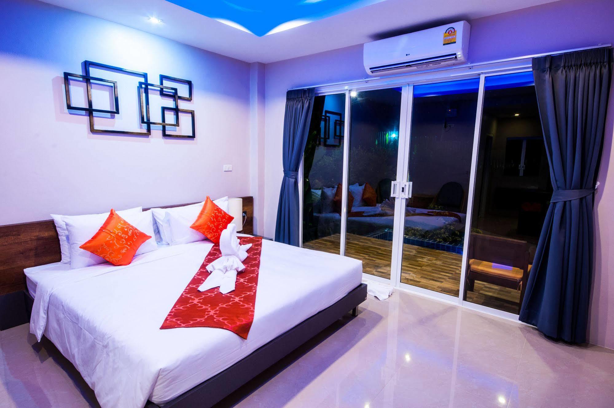 Chomphu Resort 3*
