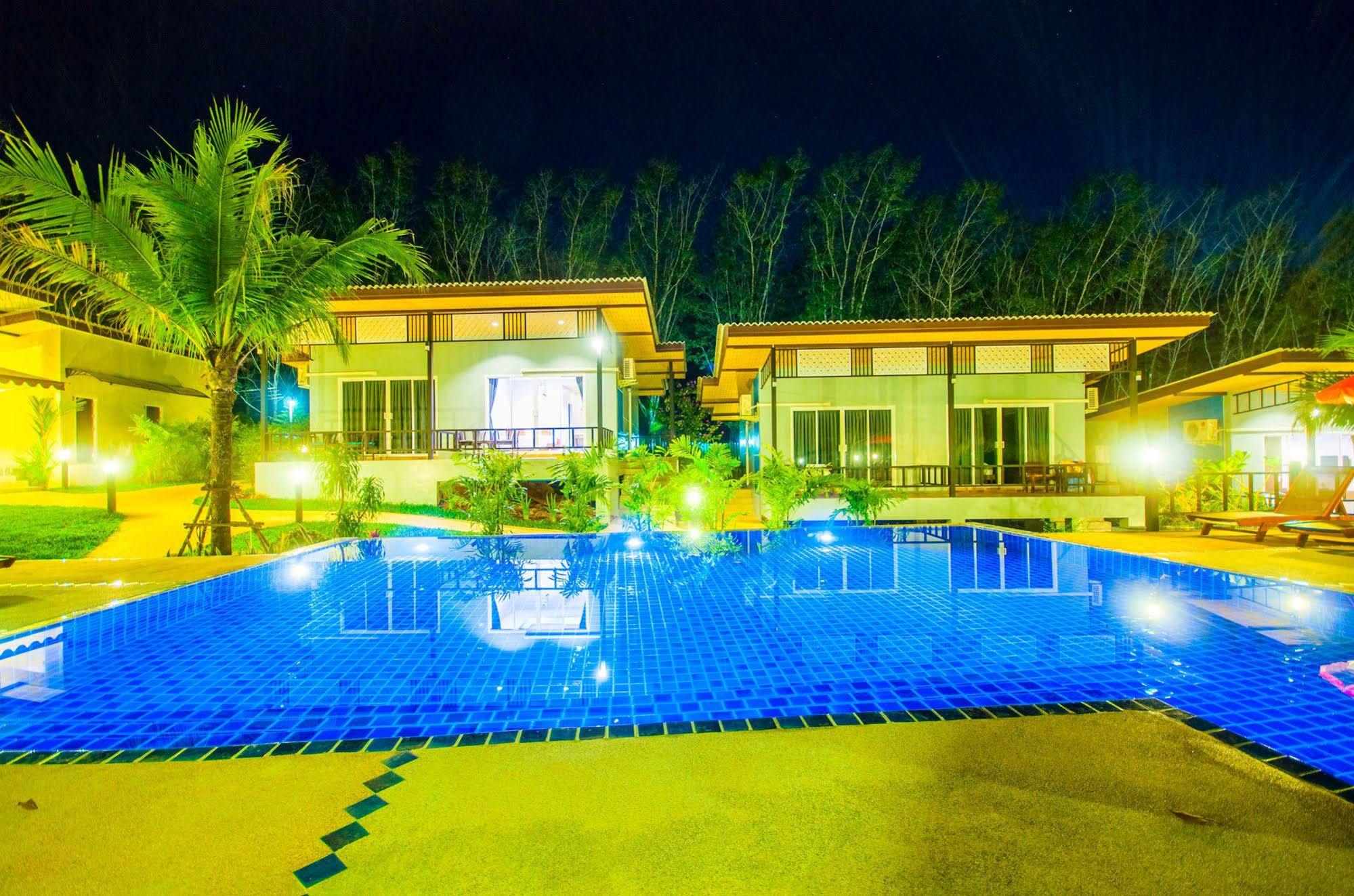 Resort Chomphu 3*