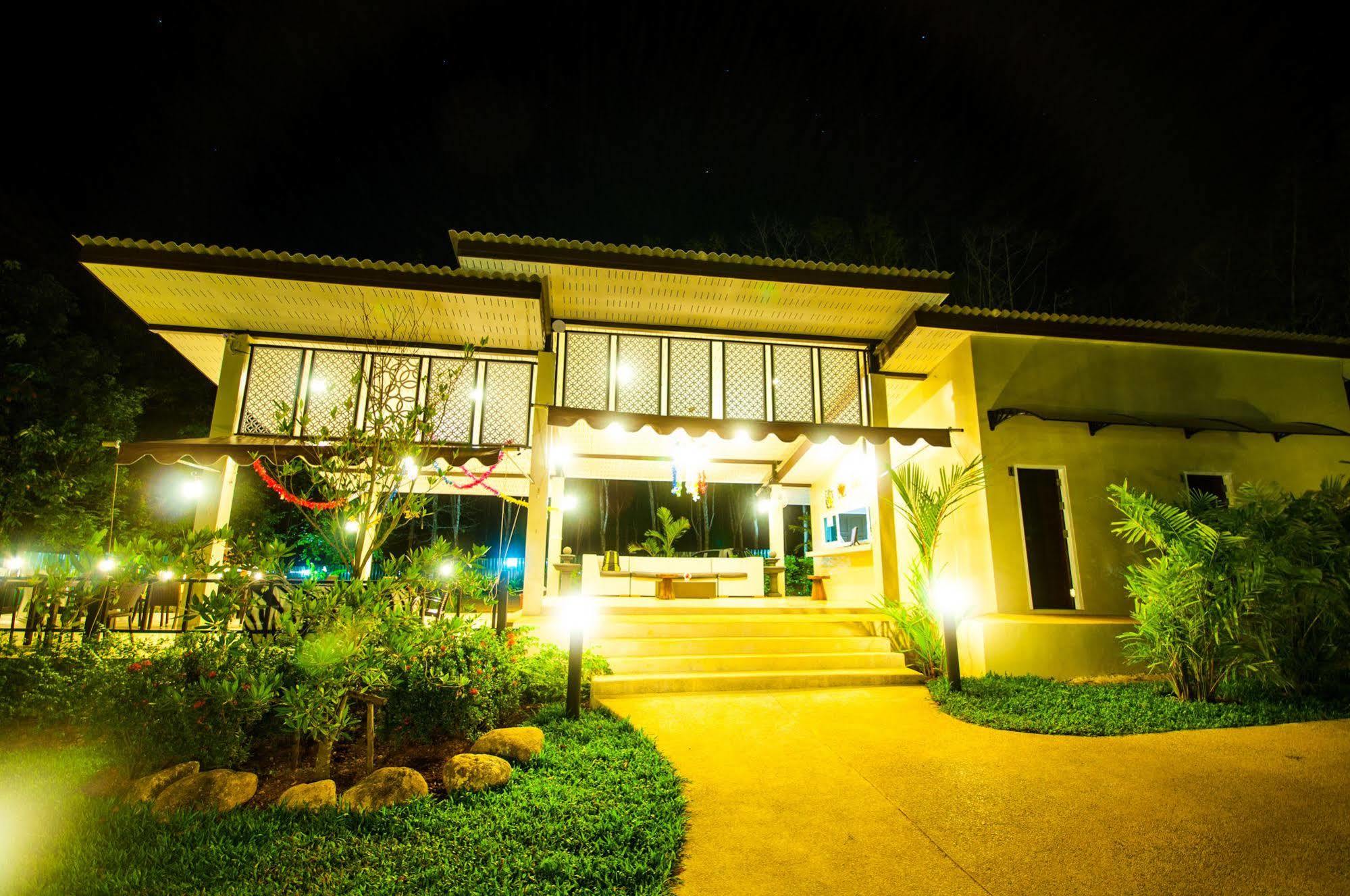 Chomphu Resort