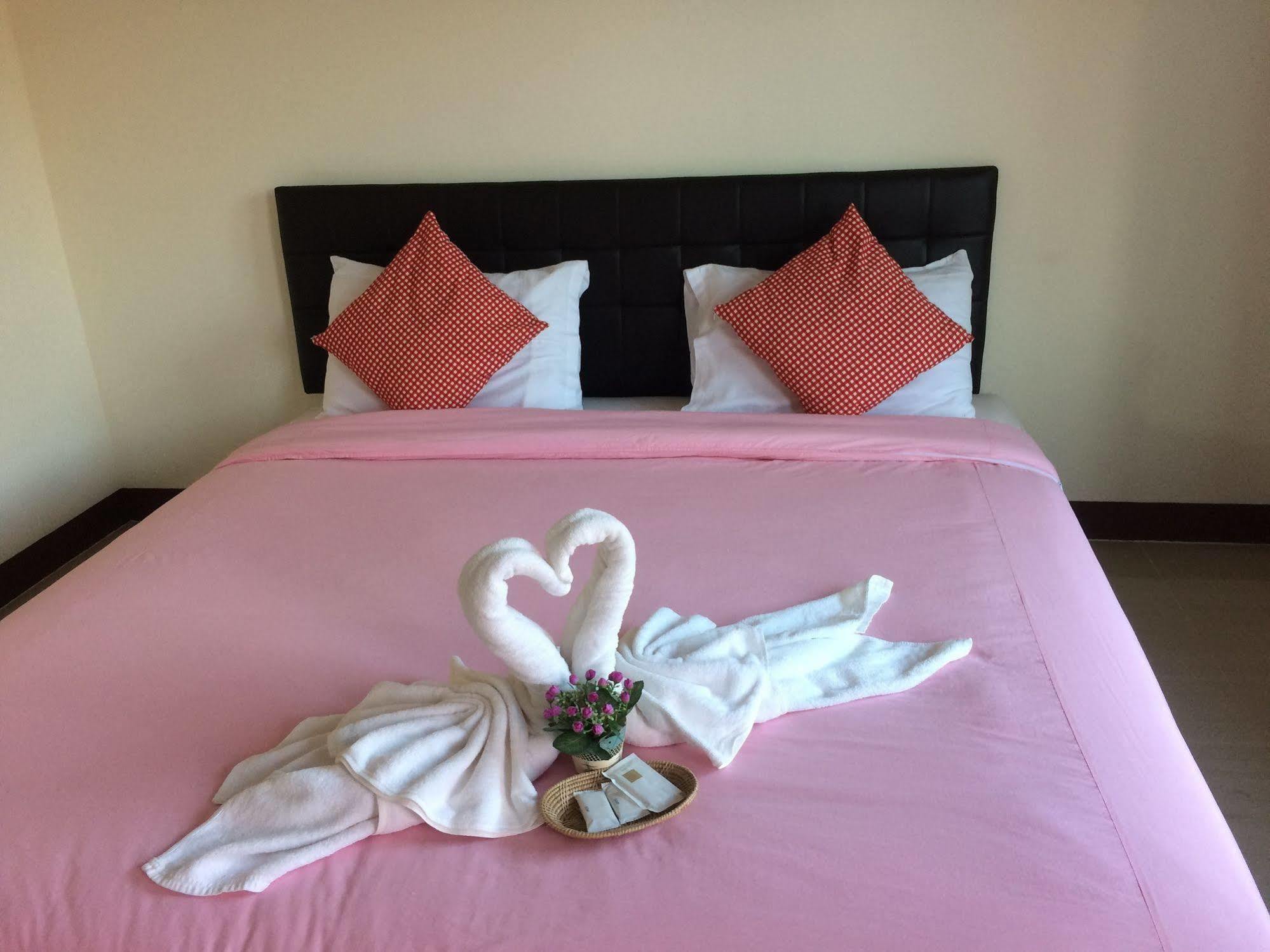 Economy hotel Thana Mae Sot