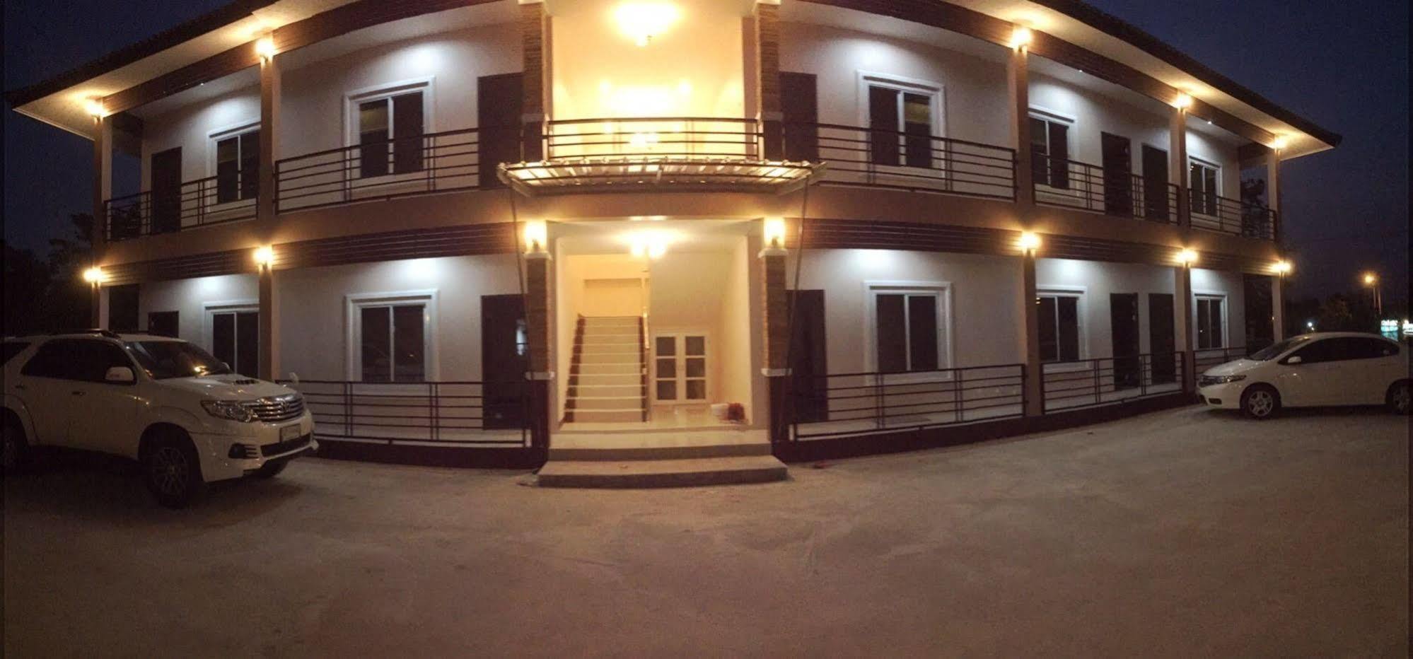 Economy hotel Thana 3*