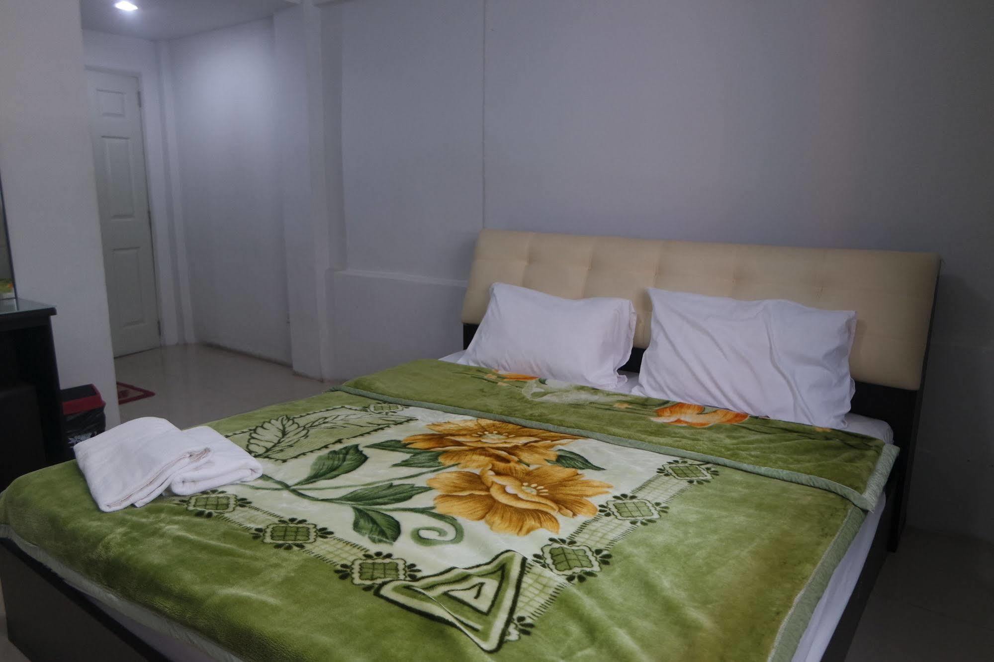 Hotel Kjs House 2*