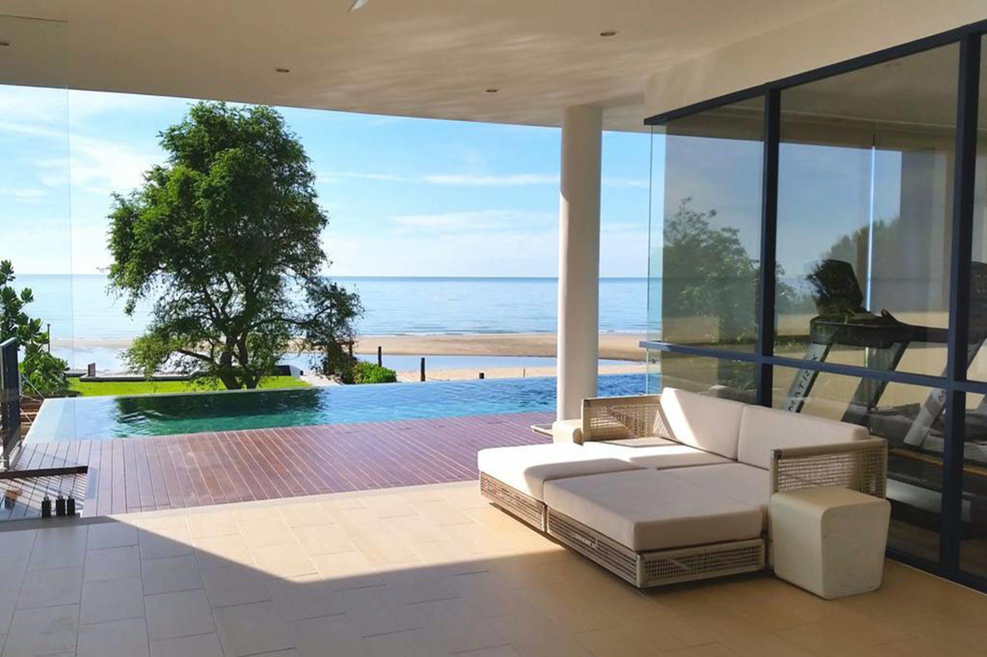 Baan Thew Talay Blue Sapphire Cha-Am