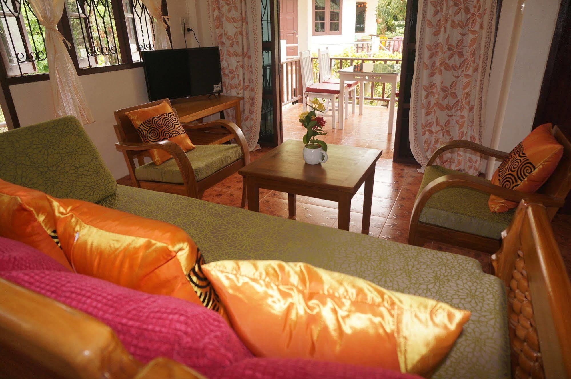 Hotel Baannoksuan Samui