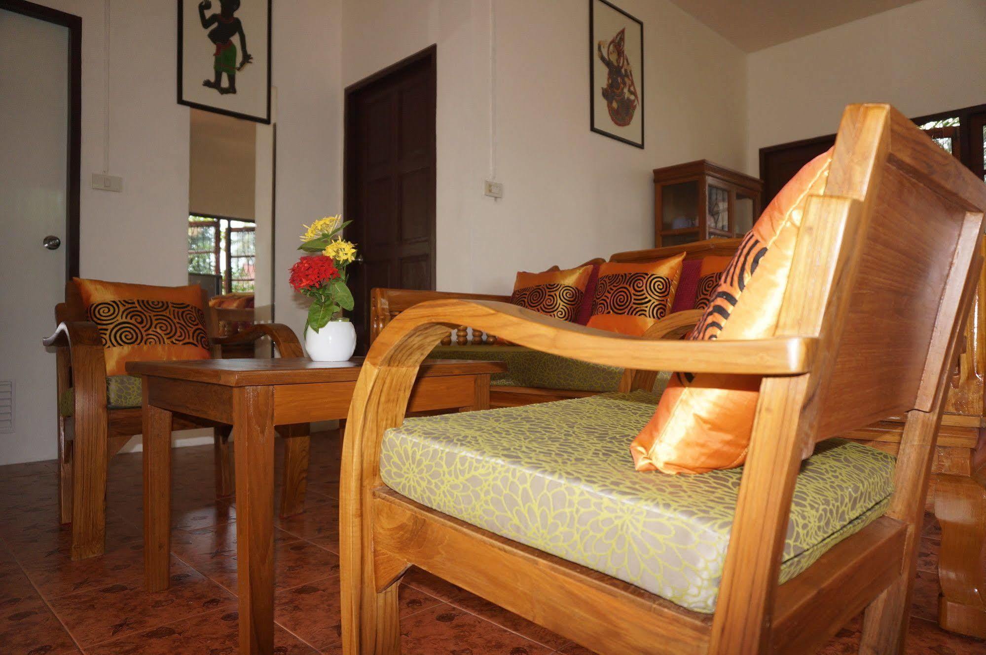 Hotel Baannoksuan Samui Maret
