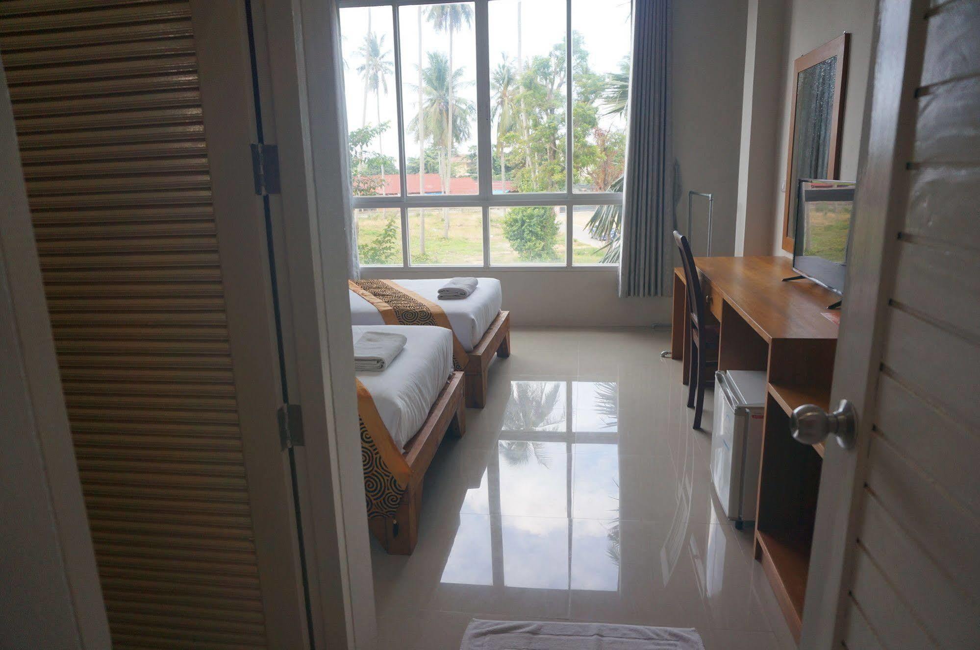 Hotel Baannoksuan Samui Maret