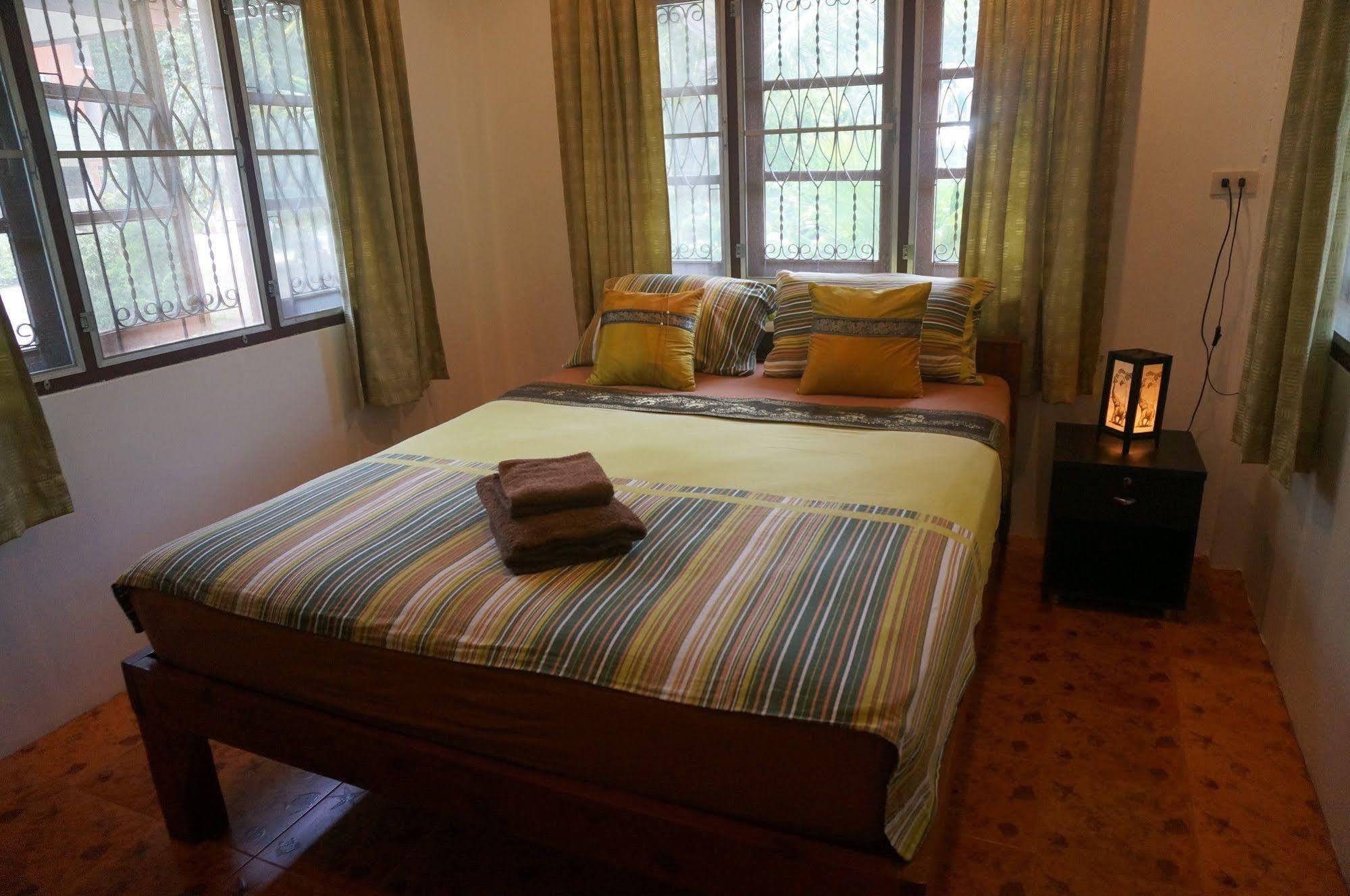 Hotel Baannoksuan Samui Maret