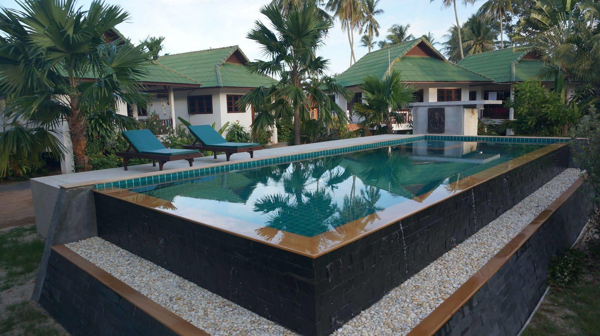 Baannoksuan Samui Hotel 3*