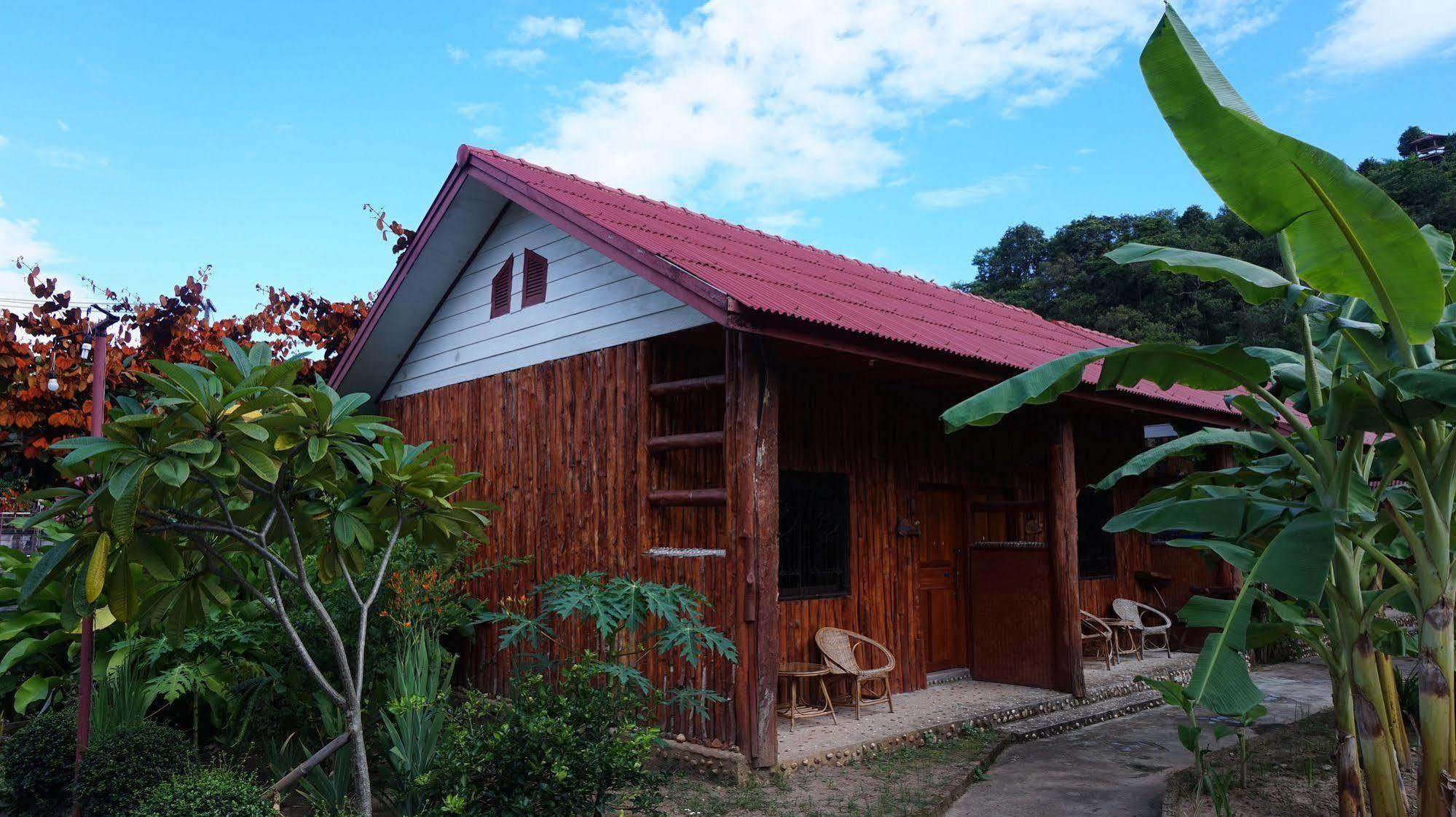 Resort Khun Mai Baan Suan Mae Ai