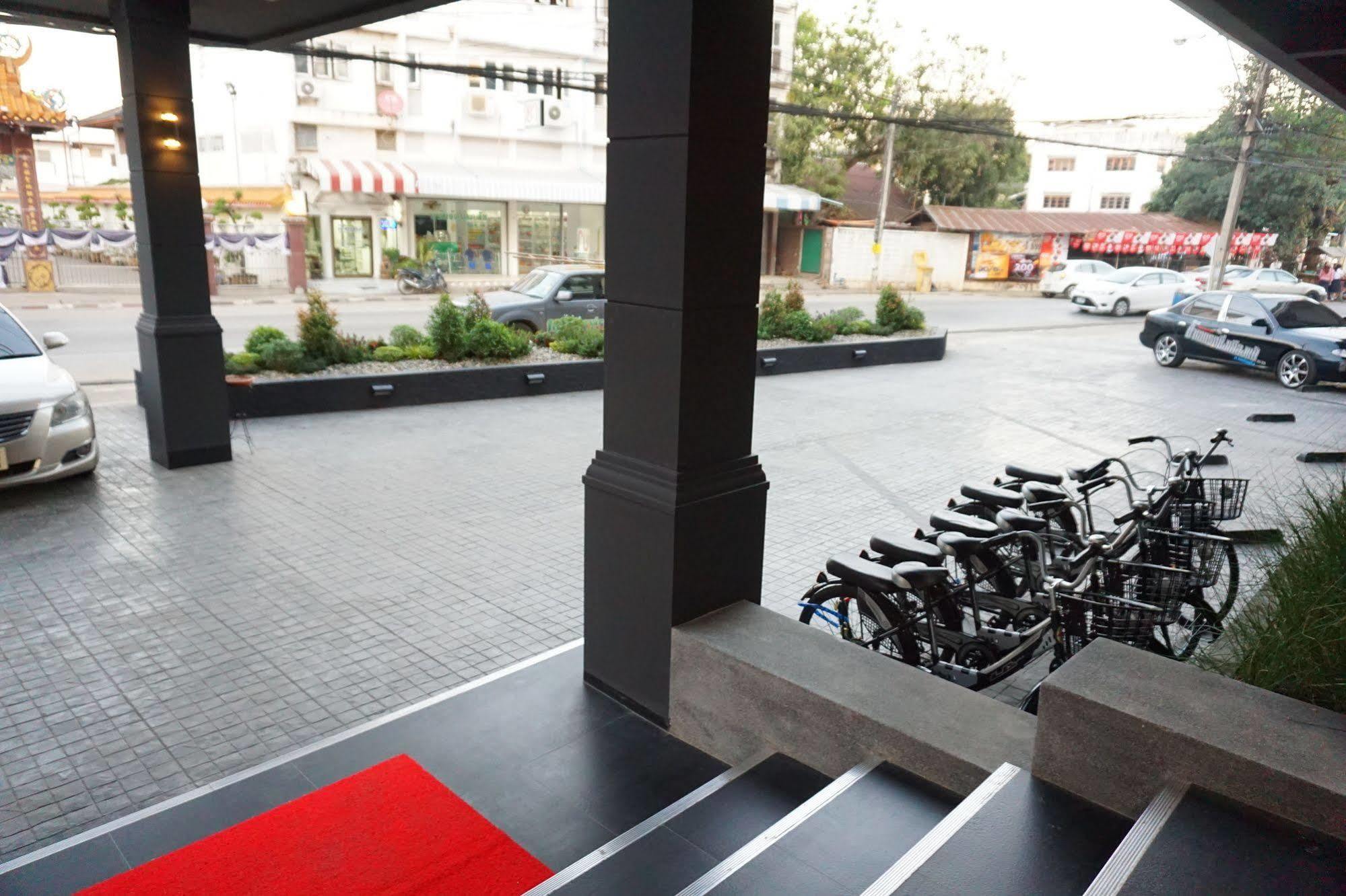 Taris Art Hotel