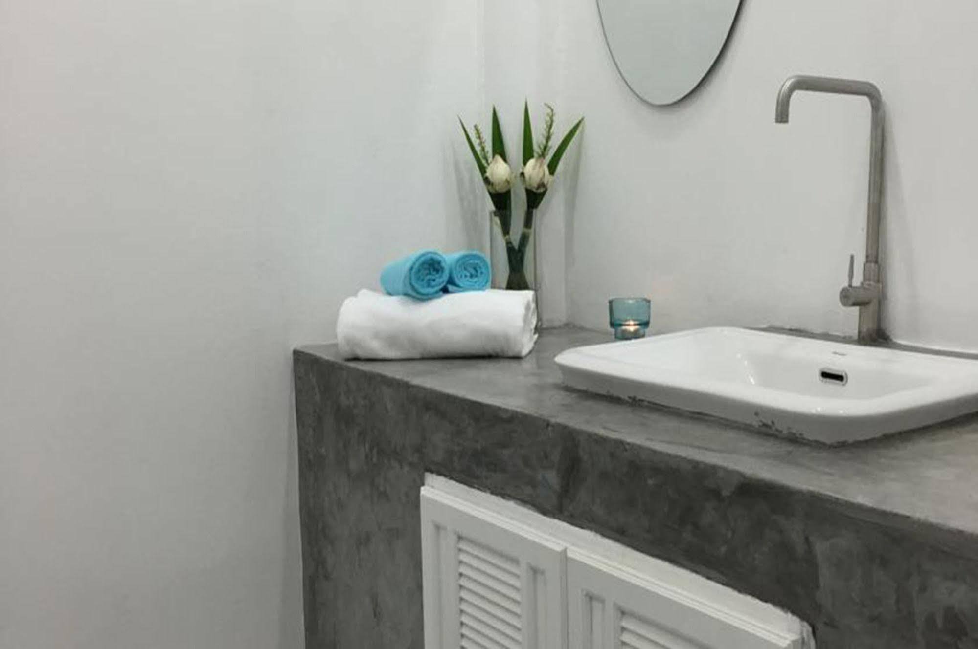 Le Petit Saint Tropez Resort Khanom