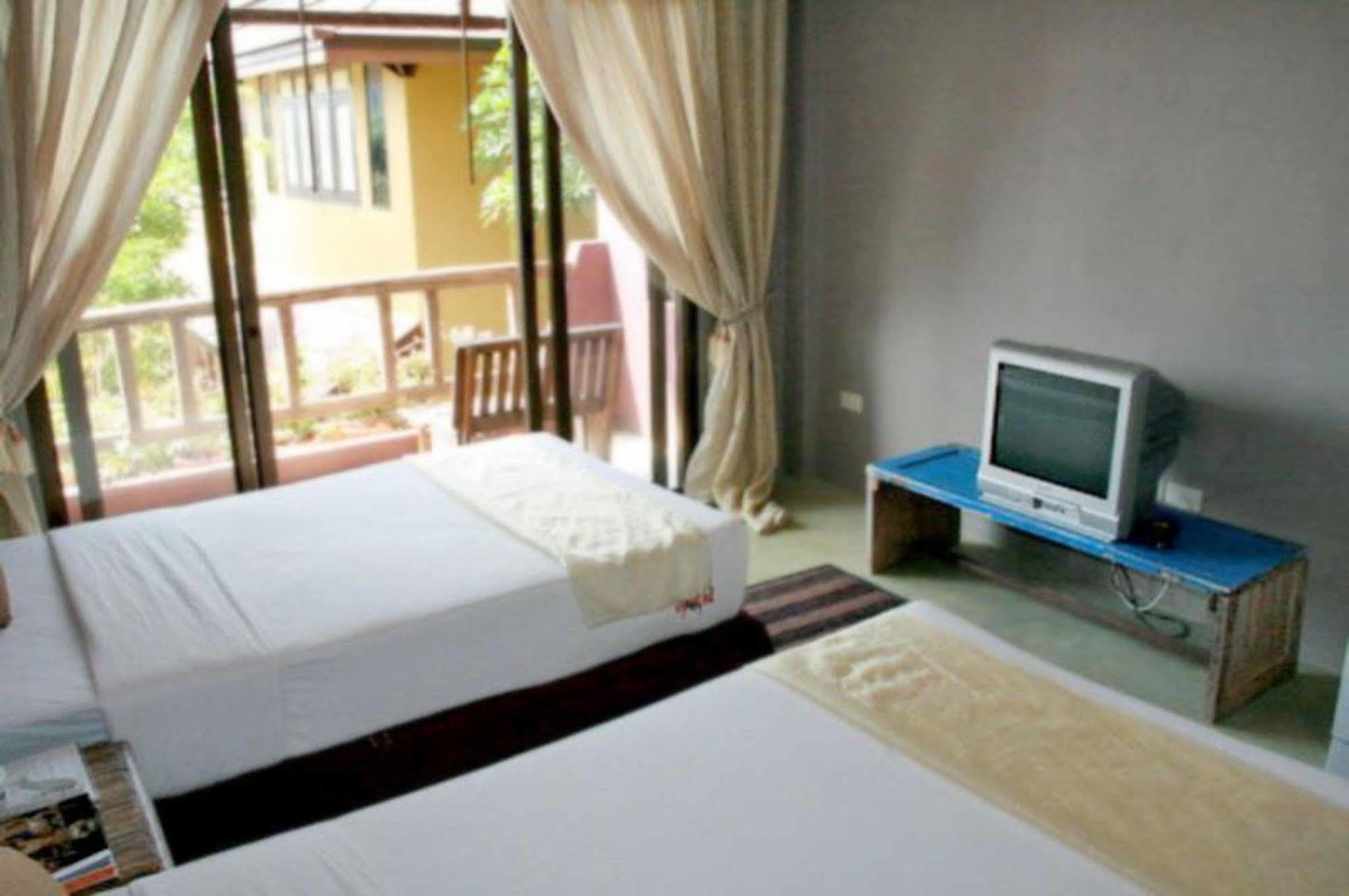 Baantoom Village And Resort 2*