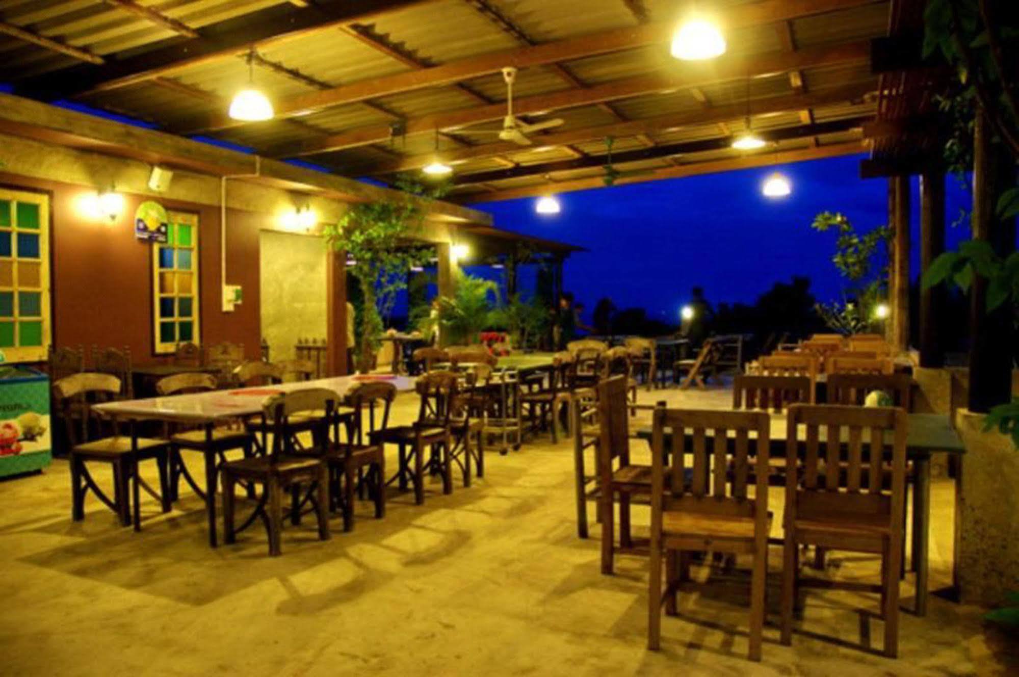 Resort Baantoom Village And 2*