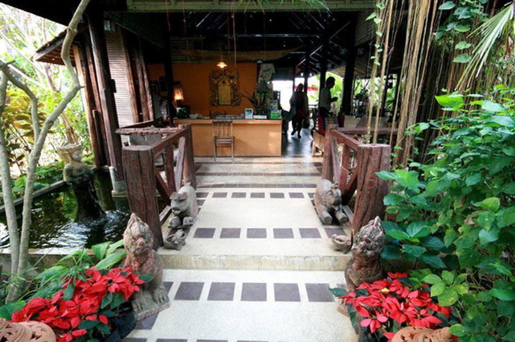 Resort Baantoom Village And Chanthaburi