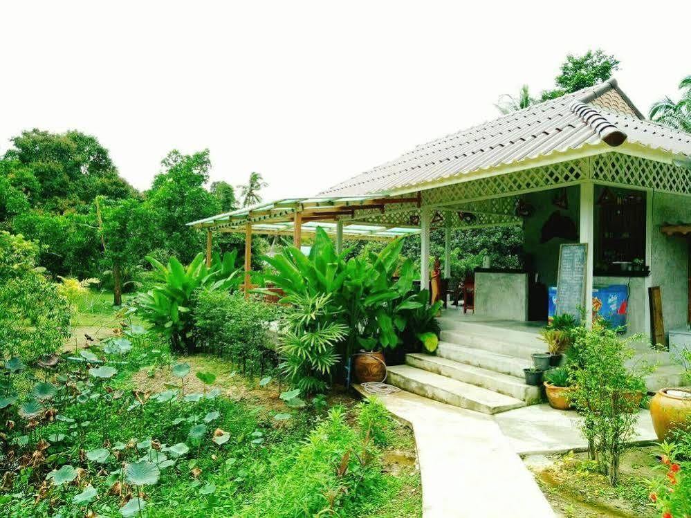 Baan Bua Hotel Ko Kut