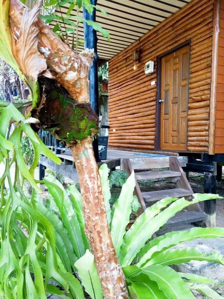 Hotel Baan Bua 2*
