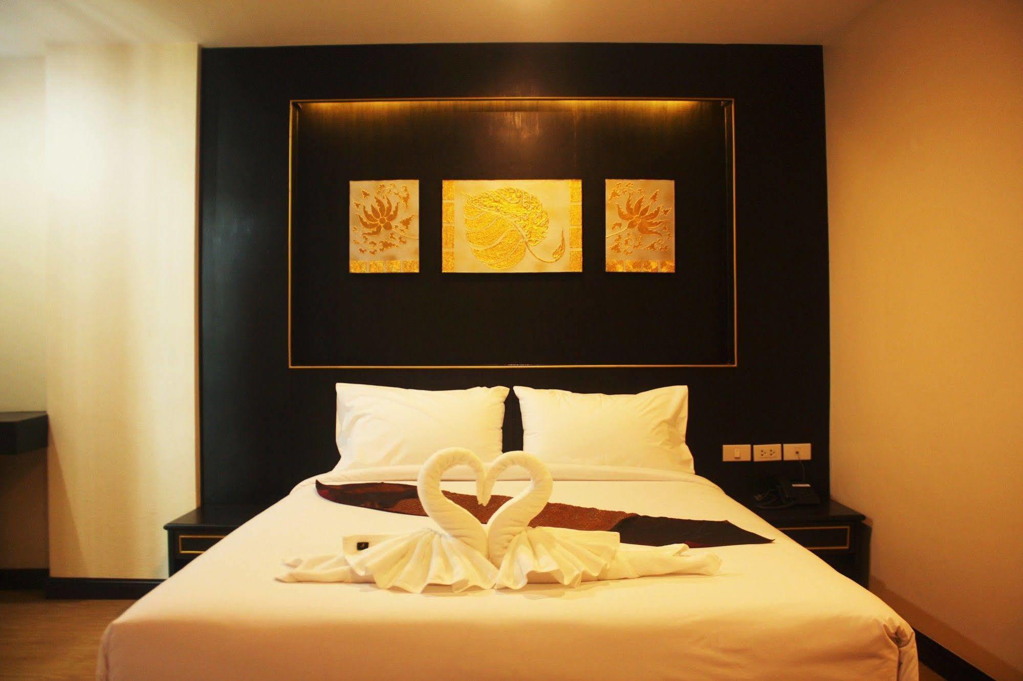 Metro & Hotel Thung Song