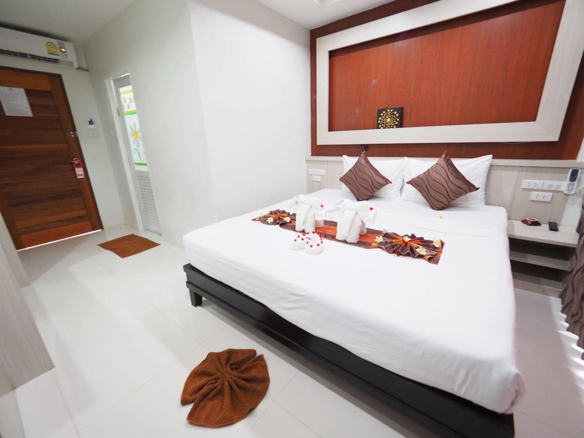 Lanta Fevrier Hotel