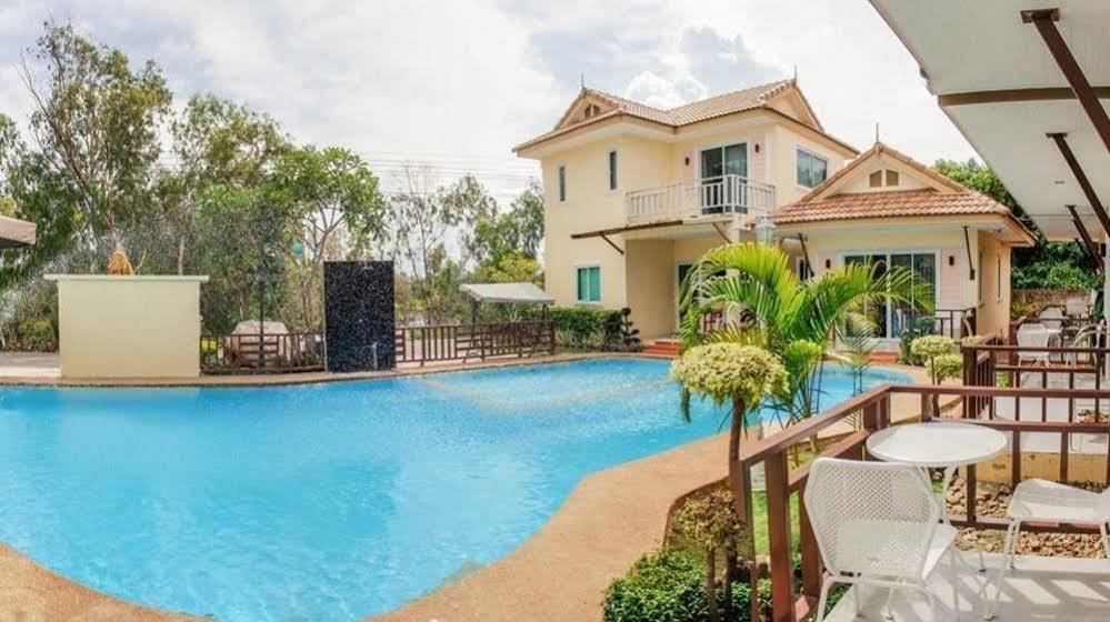 Charm Resort Cha-Am