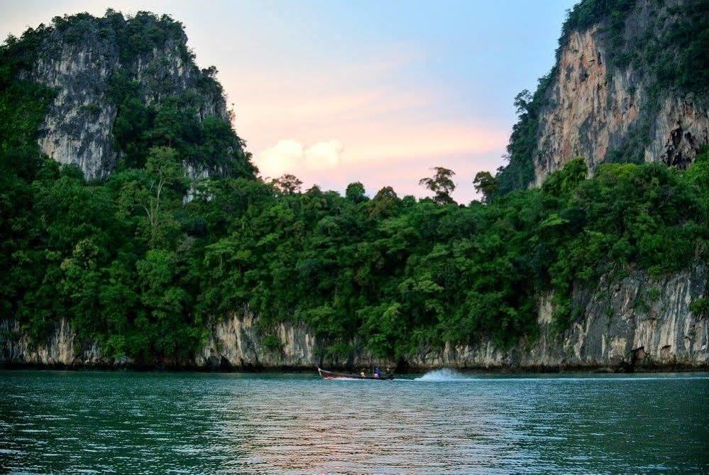 Bulan Anda Baba Krabi