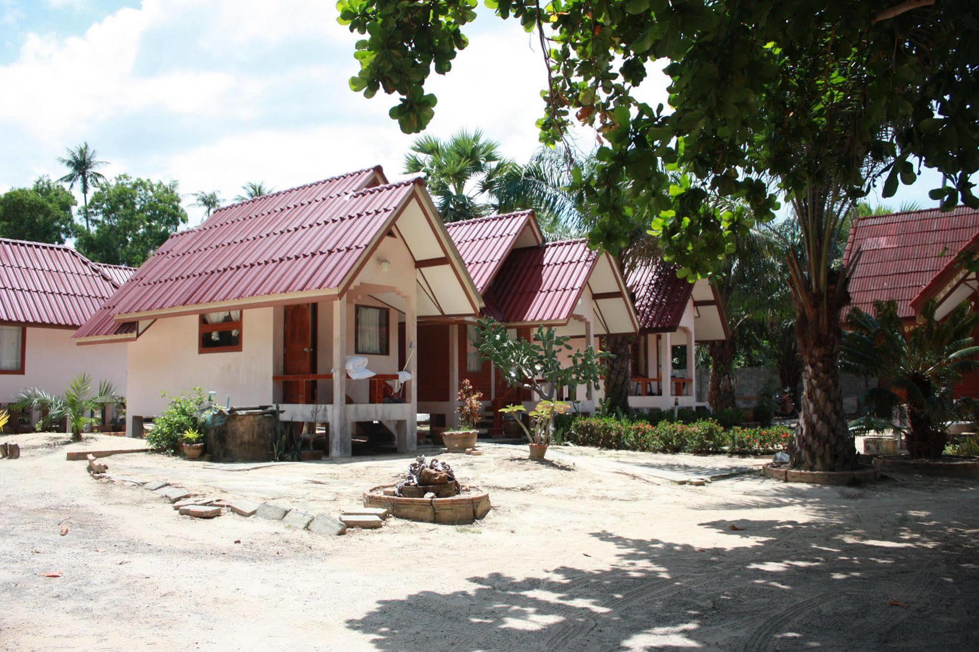 Phuphat Beach Guest house