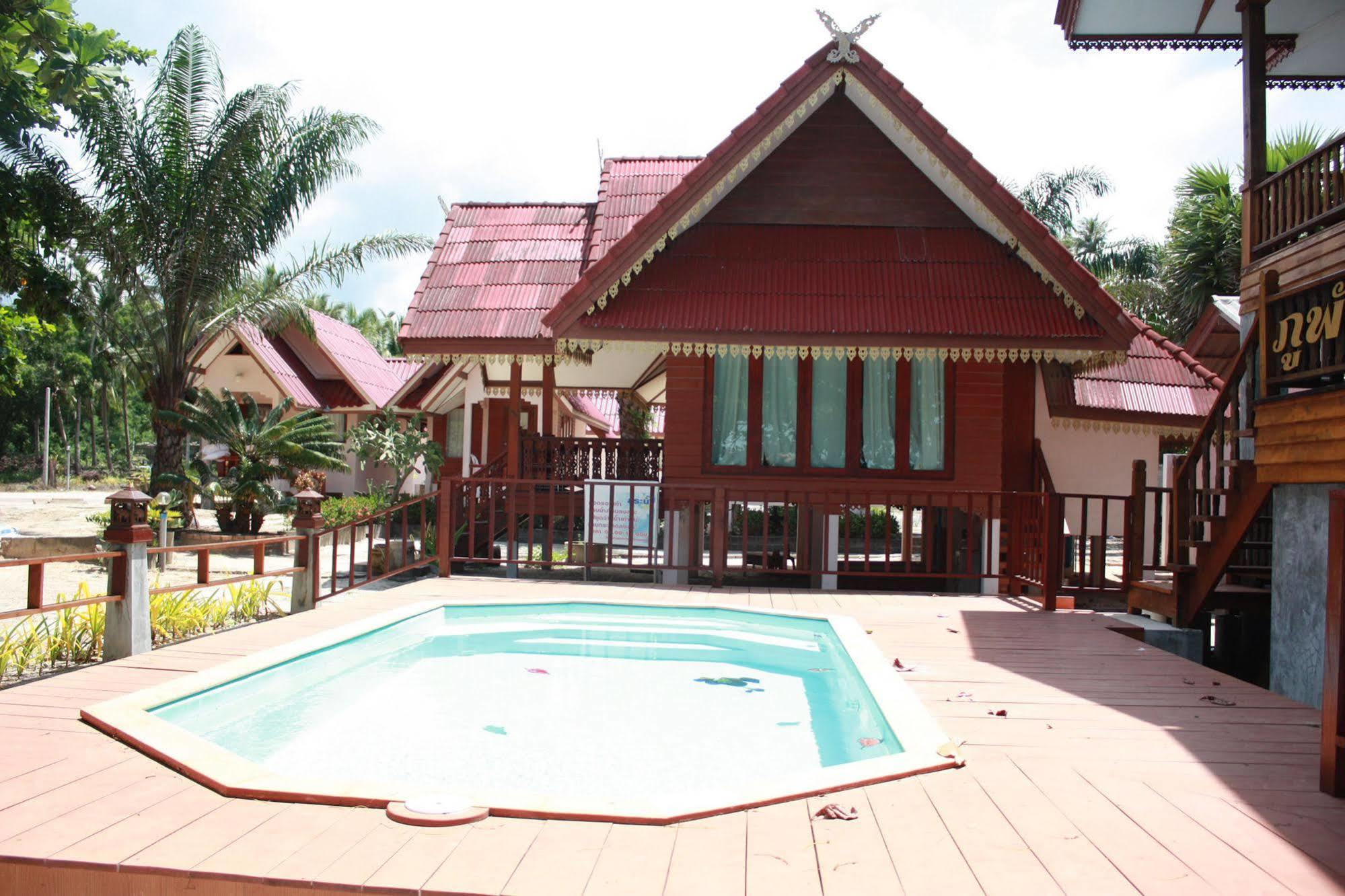 Guest house Phuphat Beach Khanom
