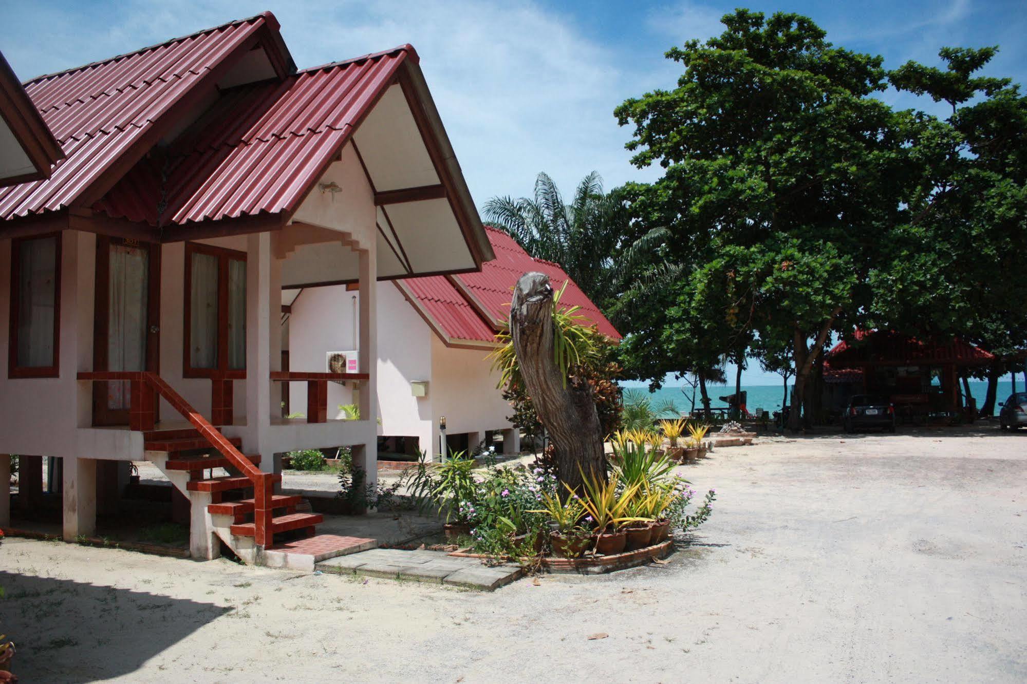 Guest house Phuphat Beach Khanom