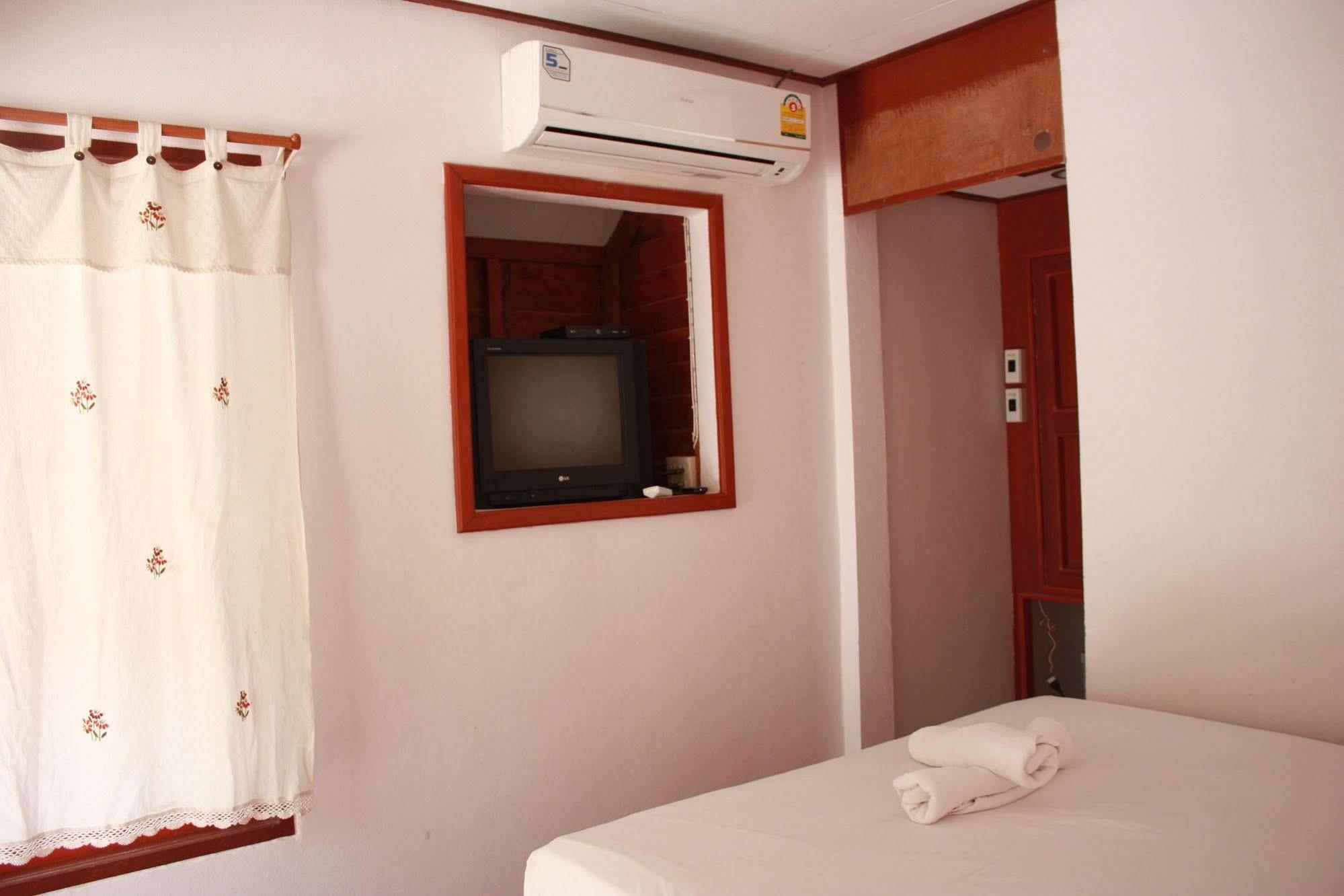 Guest house Phuphat Beach