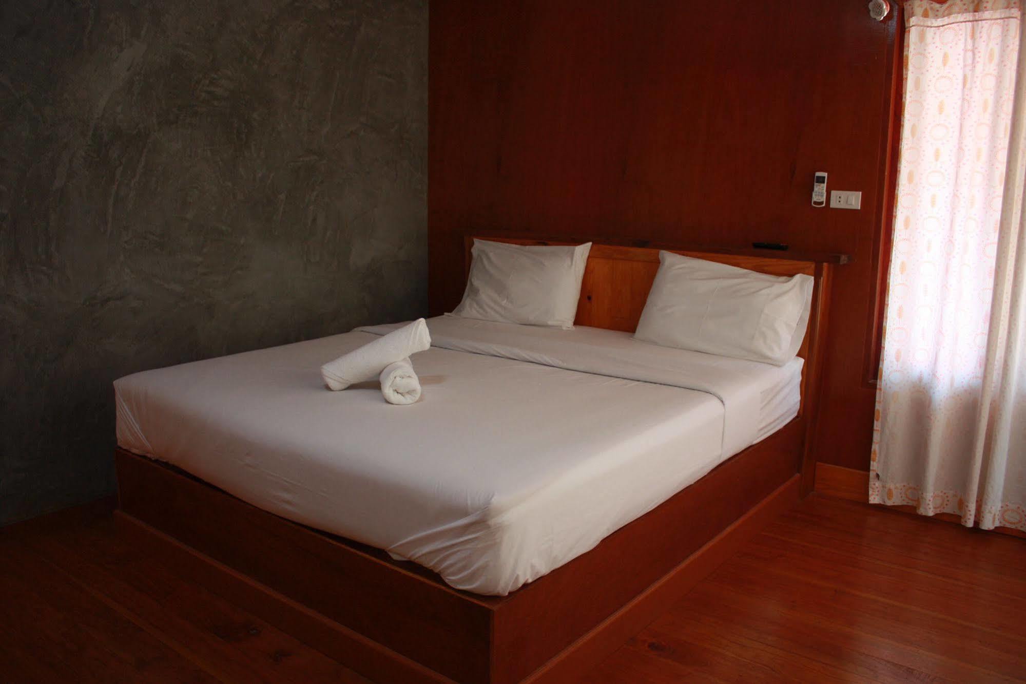 Phuphat Beach Guest house