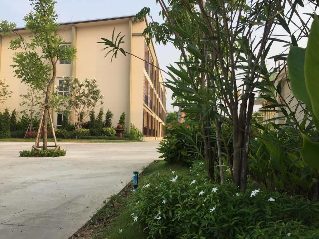 Oyo 306 Paradise Park Laemchabang 2*